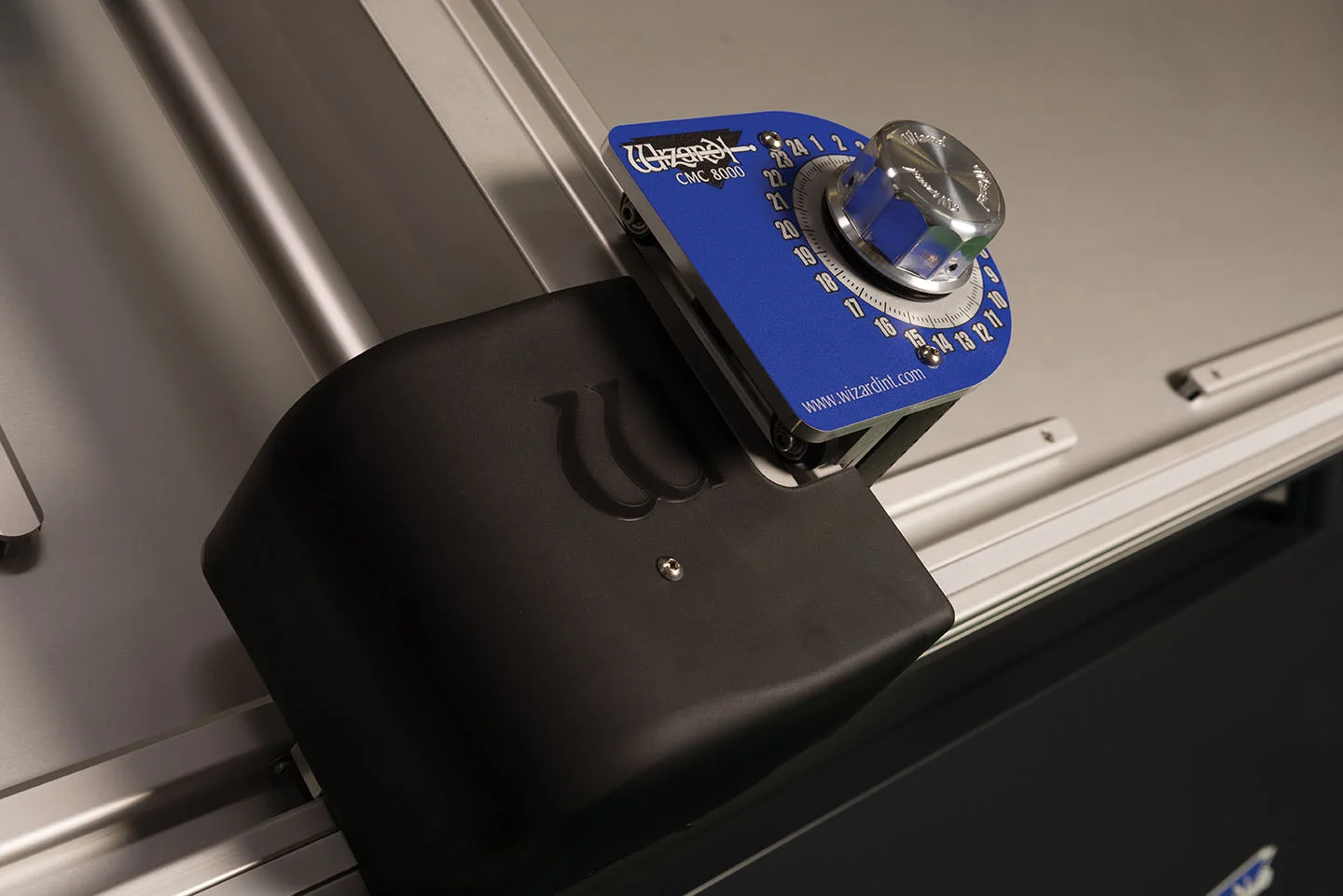 CMC8000_closeup_RGB.jpg