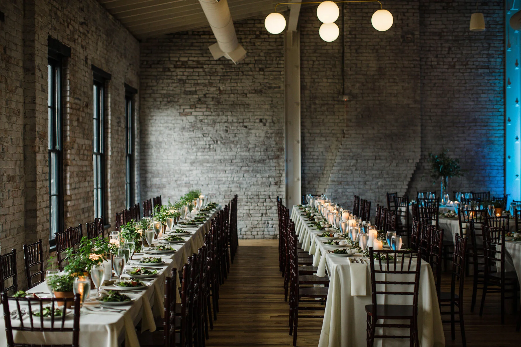 Clair-Jury-reception-tables-love-hunters.jpg