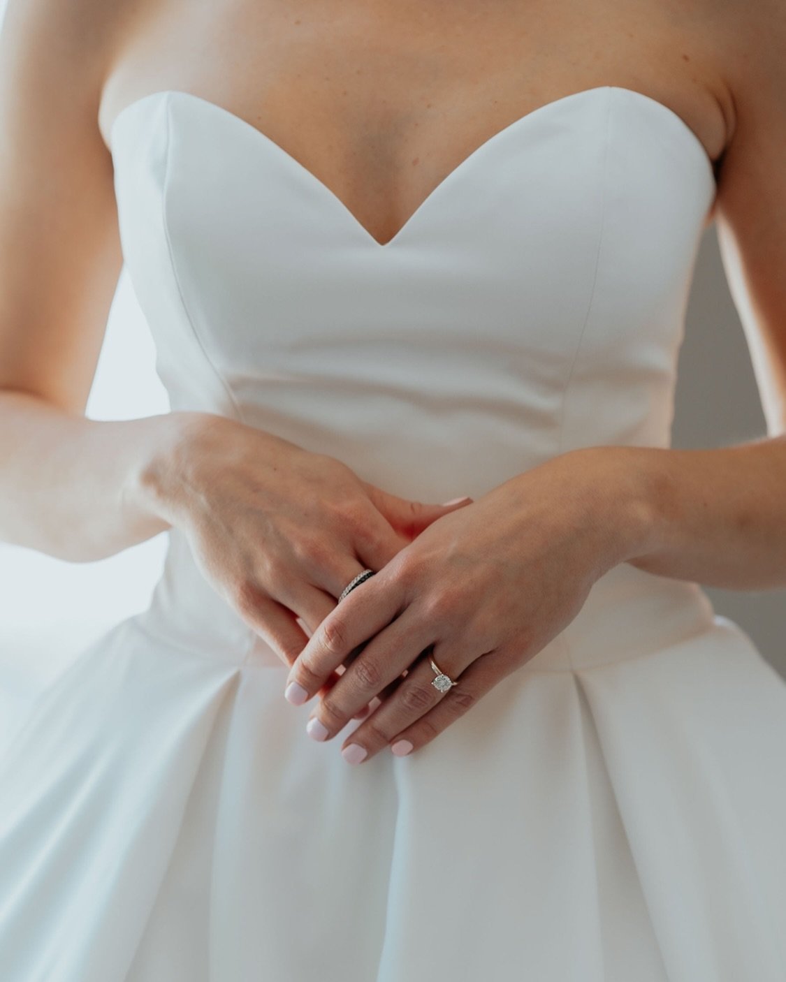 Keeping it Classic today. 🤍
&bull;&bull;&bull;
📸- @woodsmediacompany
CC Bride @emgtr16
Dress: &ldquo;Eliza&rdquo; Privet Label