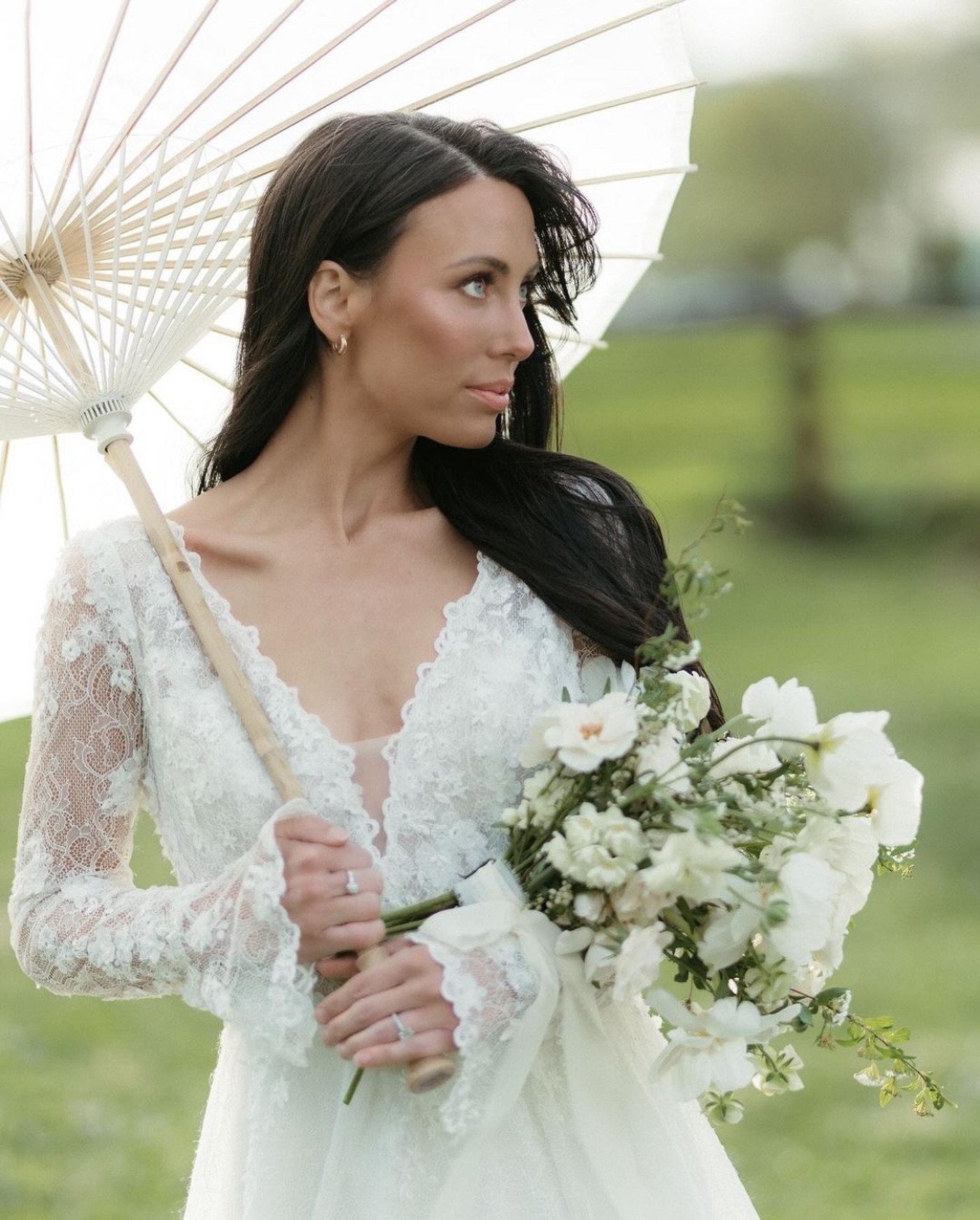 Who knew a lacy bell sleeve, a parasol, and wind swept hair would be giving so much romance. 🤍
&bull;&bull;&bull;
📸- @lottieshepherdphoto
Dress &ldquo;Leslie&rdquo; by @lissimonbridal