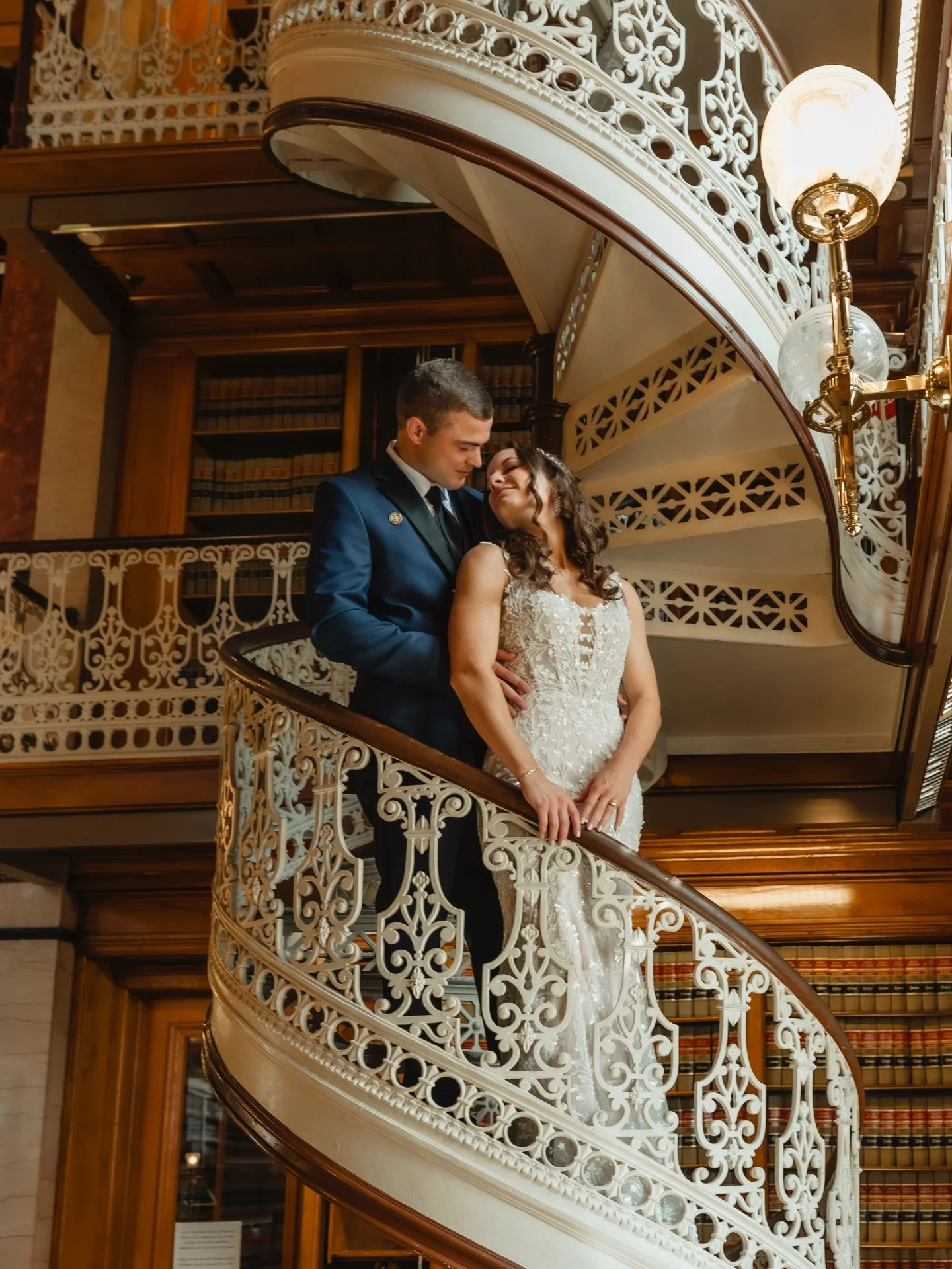 Where are all my Bookish Brides? All of us whose ideal gift is the library the Beast gave to Belle or at the very least, a 5 minute all you can carry shopping spree at Barns and Noble? Well, this Couture Closet Bride had the first look of your dreams