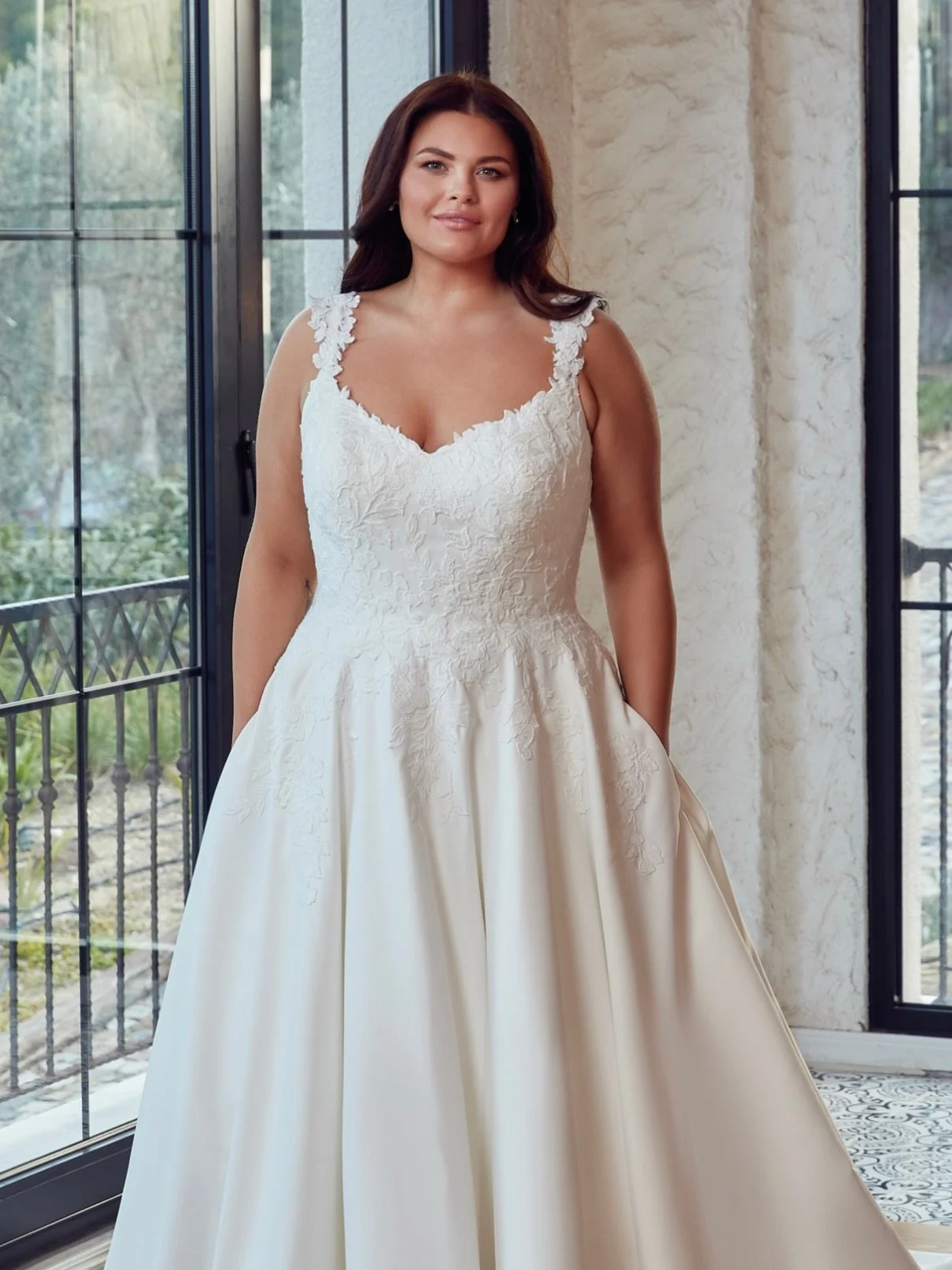 If you are a plus size bride, what are you looking for in a bridal gown that you are having a hard time finding? Tell us in the comments.

Our current plus size obsessions are these beauties.

#plussizefashion #plussizebride #weddingdressshopping #br