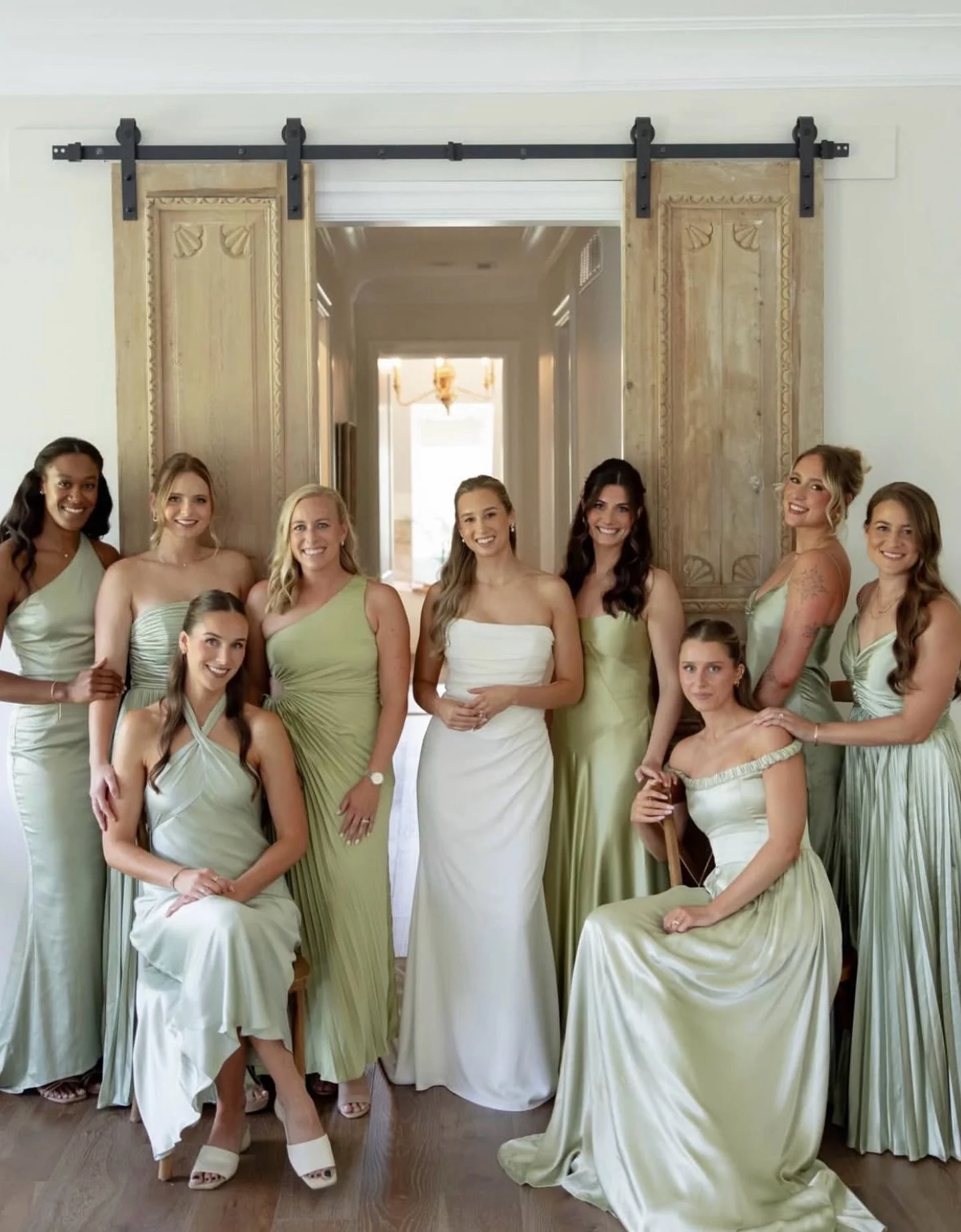 It counts if your bridesmaids wear green! 🍀

Happy St. Patrick&rsquo;s Day!

&bull;&bull;&bull;
📸- @jessaephotos
CC Bride @mollymorrissey1
Mia dress @bylillianwest