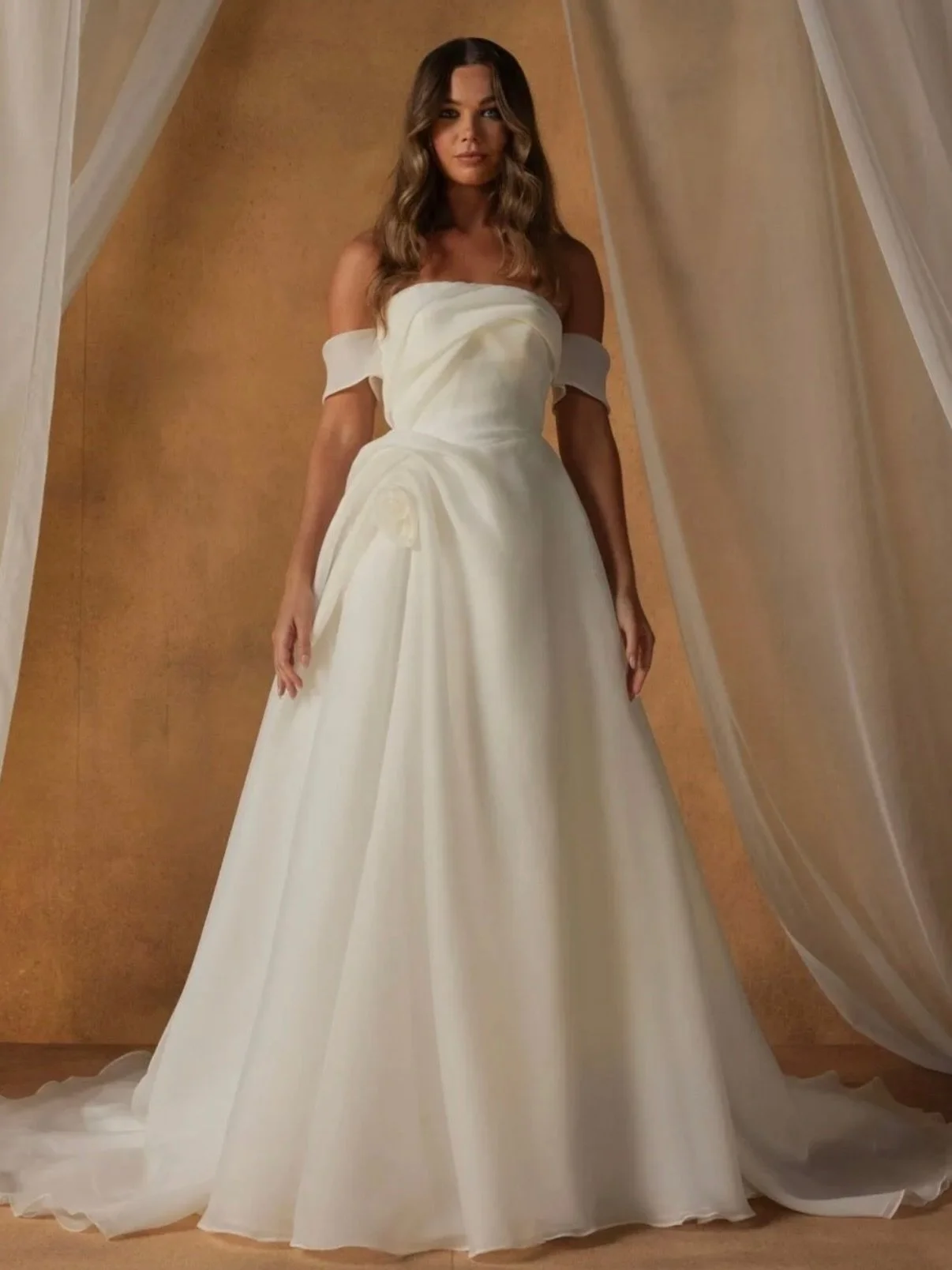 ✨THIS OR THAT✨

Are you liking the pick-up draping or dress 1 or the slit of dress 2.

Let us know! What do you want to see more of at the shop?