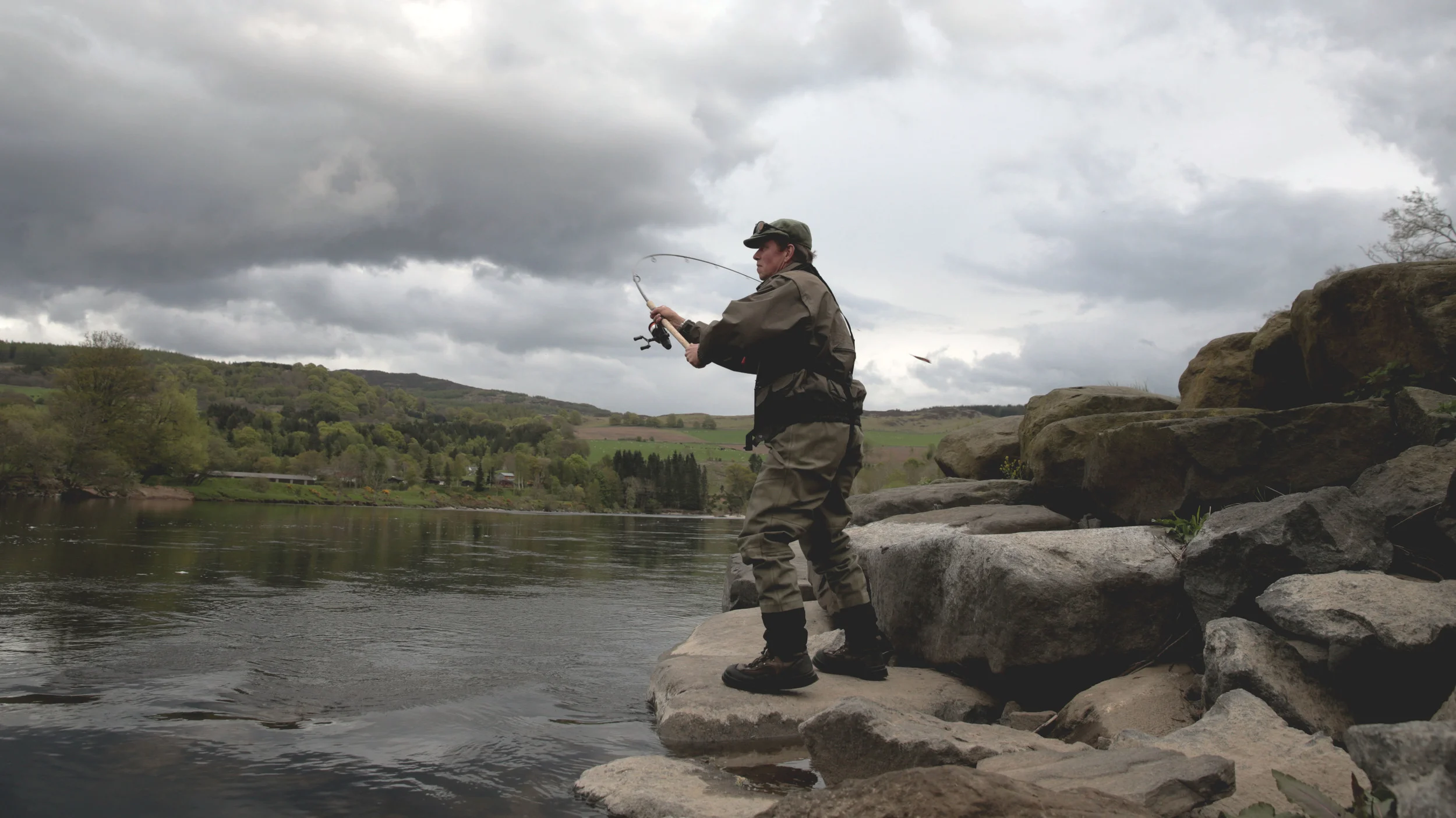 Flying Fishing for Salmon on the River Tay #Scotland