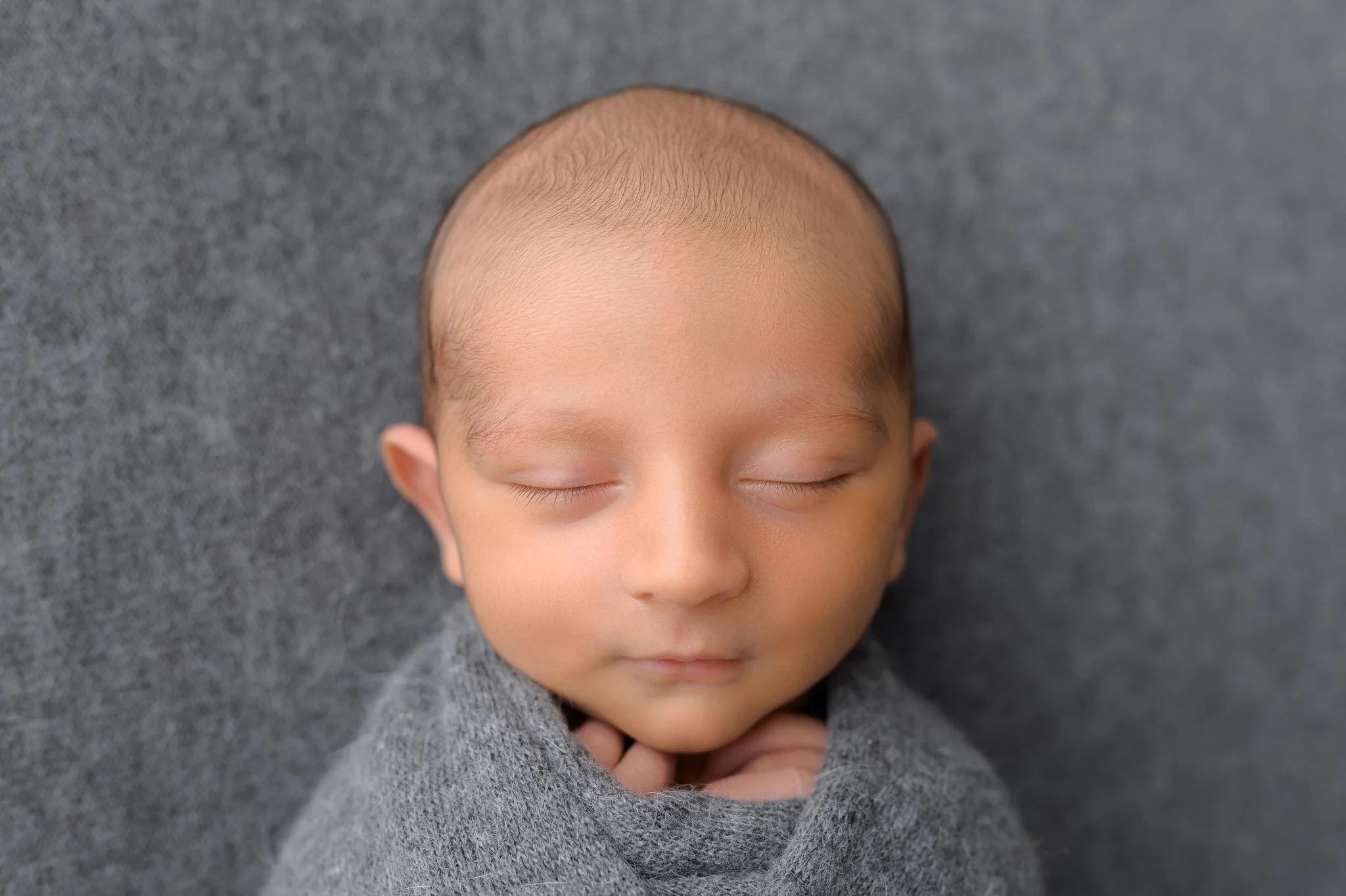 Ezra newborn -2.jpg
