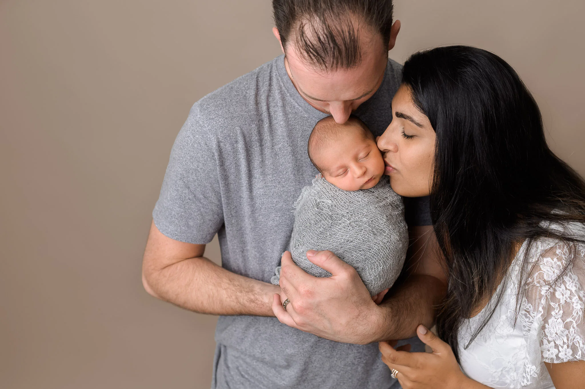 Ezra newborn -34.jpg