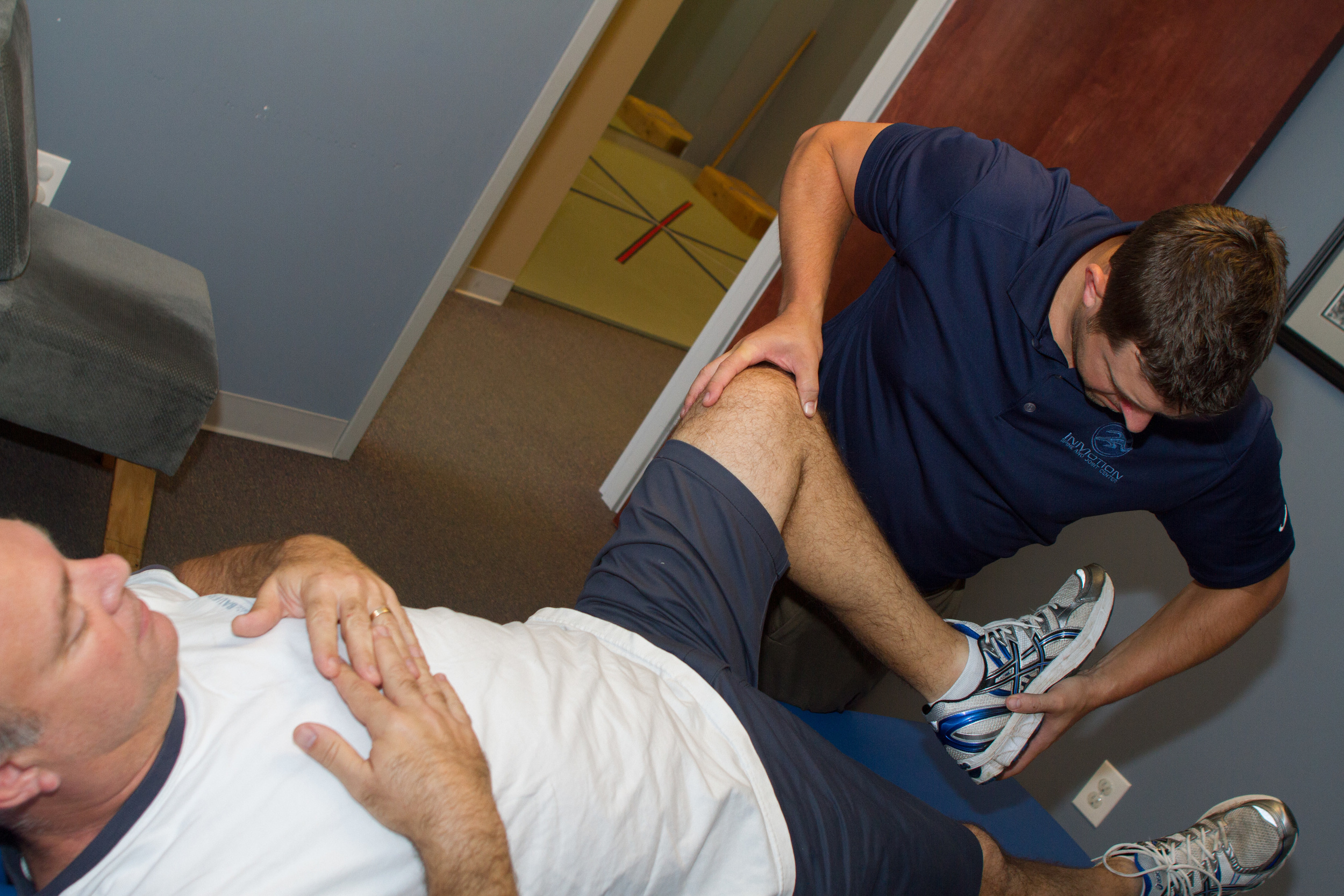  Advanced Manual Therapy applied to knee for meniscus injury 