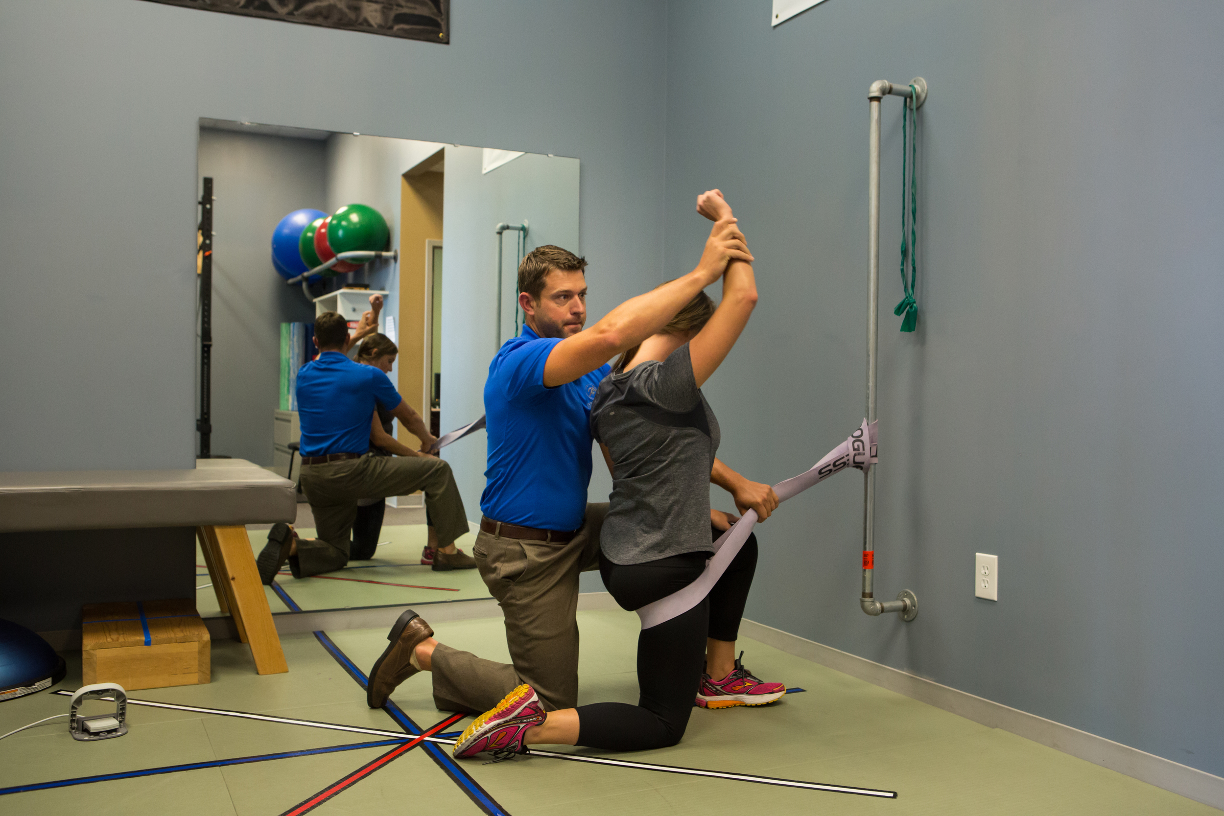Banded hip distraction for anterior hip mobilization