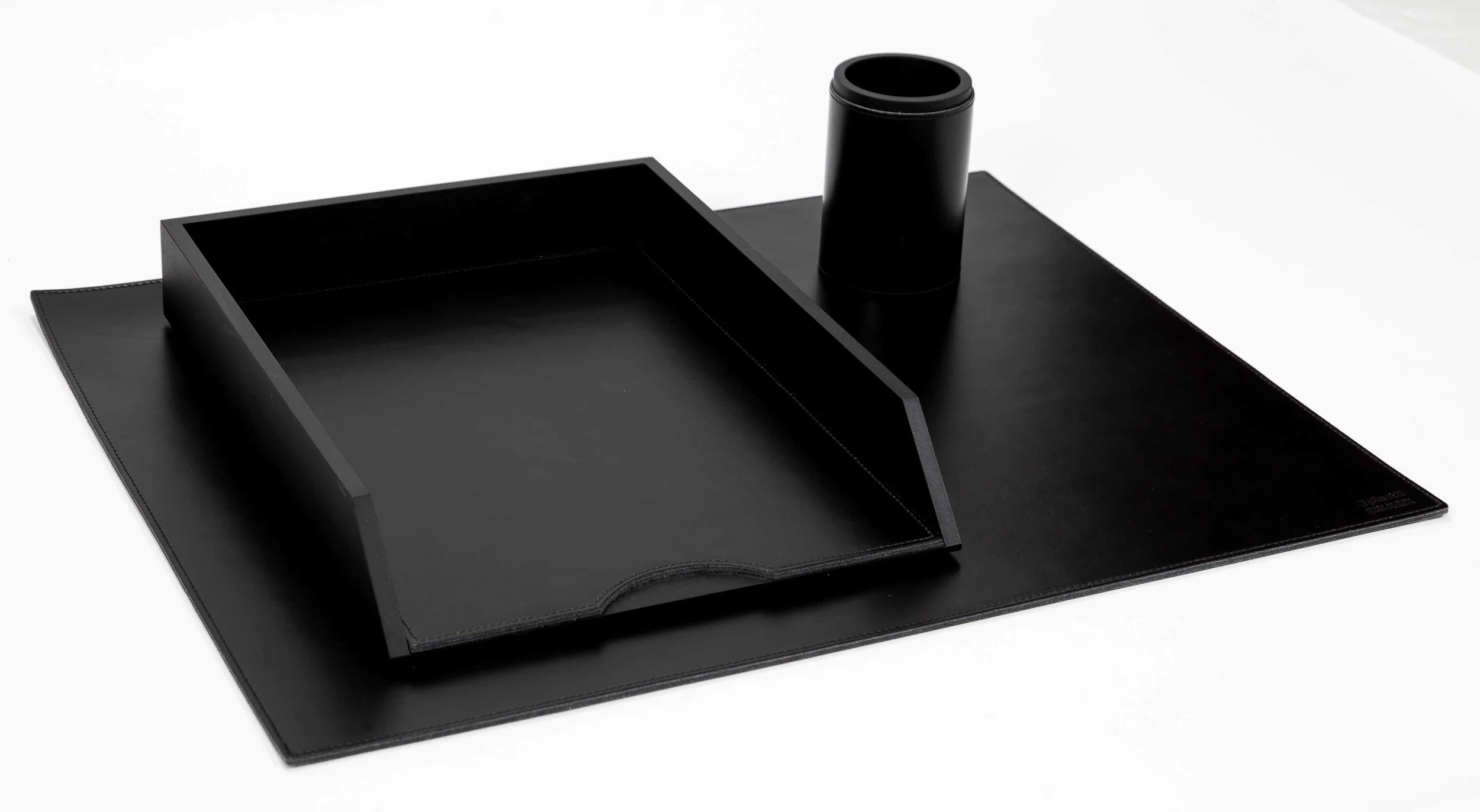 Pinetti Desk Set - Ecommerce.jpg