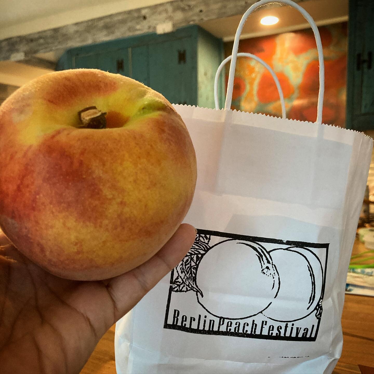 🍑 It&rsquo;s that day of the year - go get some! 🍑 😋 
#peachfestival #berlinmd