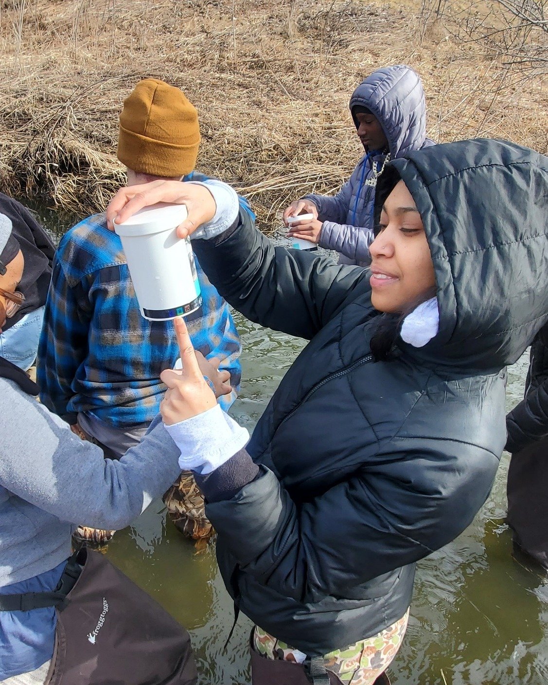 One of our intern teams is focusing her project on bringing awareness to water quality issues and how they affect the environment, and we need your help!

Our team has been working with @mkeriverkeeper to learn about the importance of water quality a