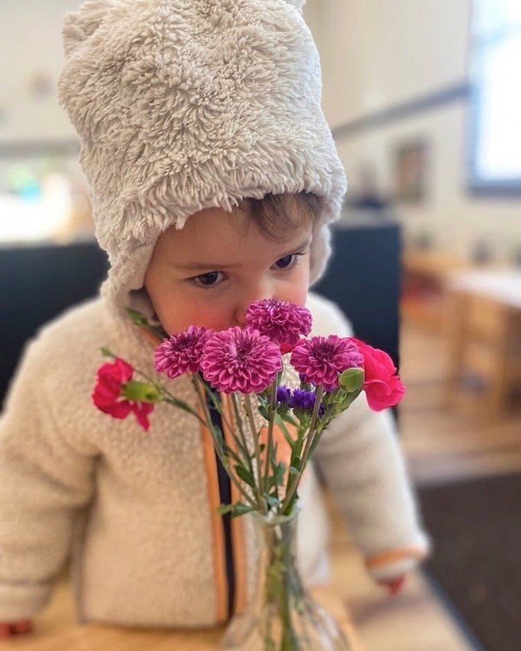 Flower arranging fun! 🌸🌺

Did you know the Montessori Method places significant focus on developing practical life skills in children from an early age?

By encouraging children to participate in  real-life tasks, learning takes on a whole new prac