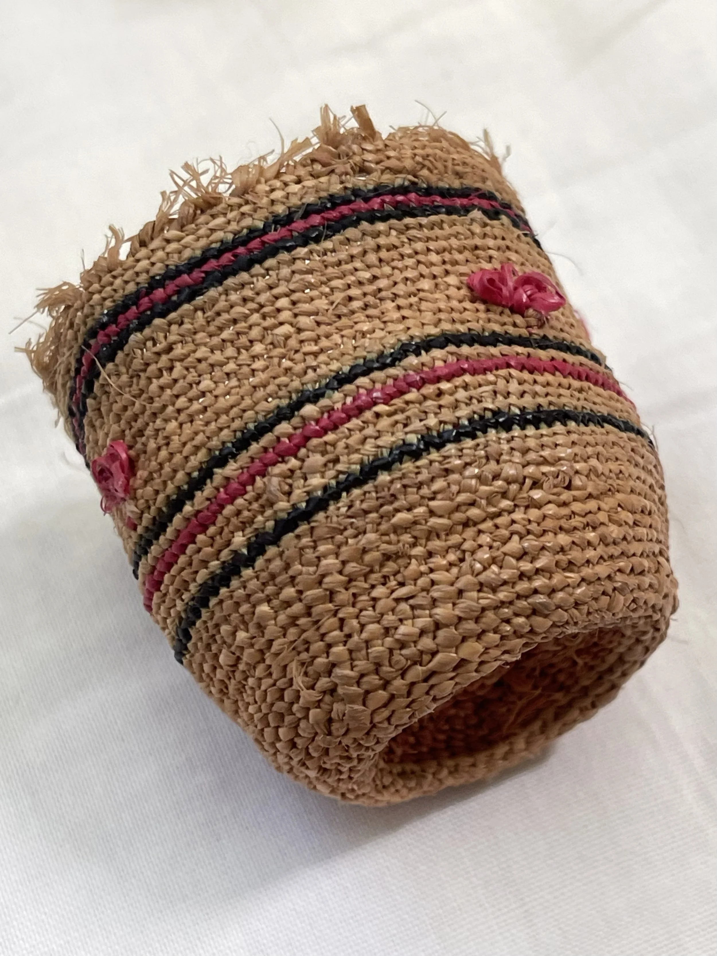 Traditional Raffia Basket - Hand harvested grass from Akutan AK, 4cmx4cm
