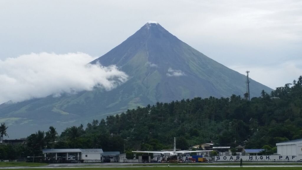 Mayon Volcano.jpg