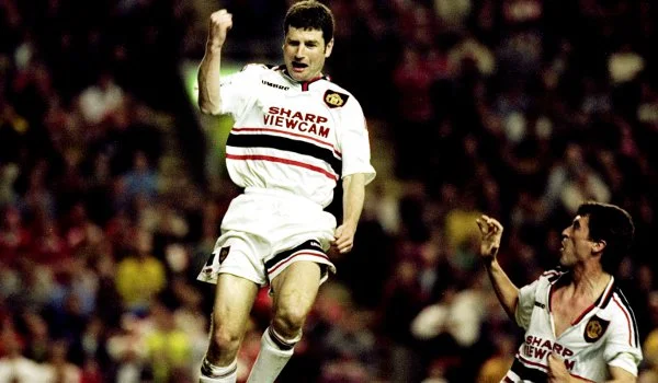 STORY 1: Bill recalls what Roy Keane done to Denis Irwin during an 8 vs 8 possession game.