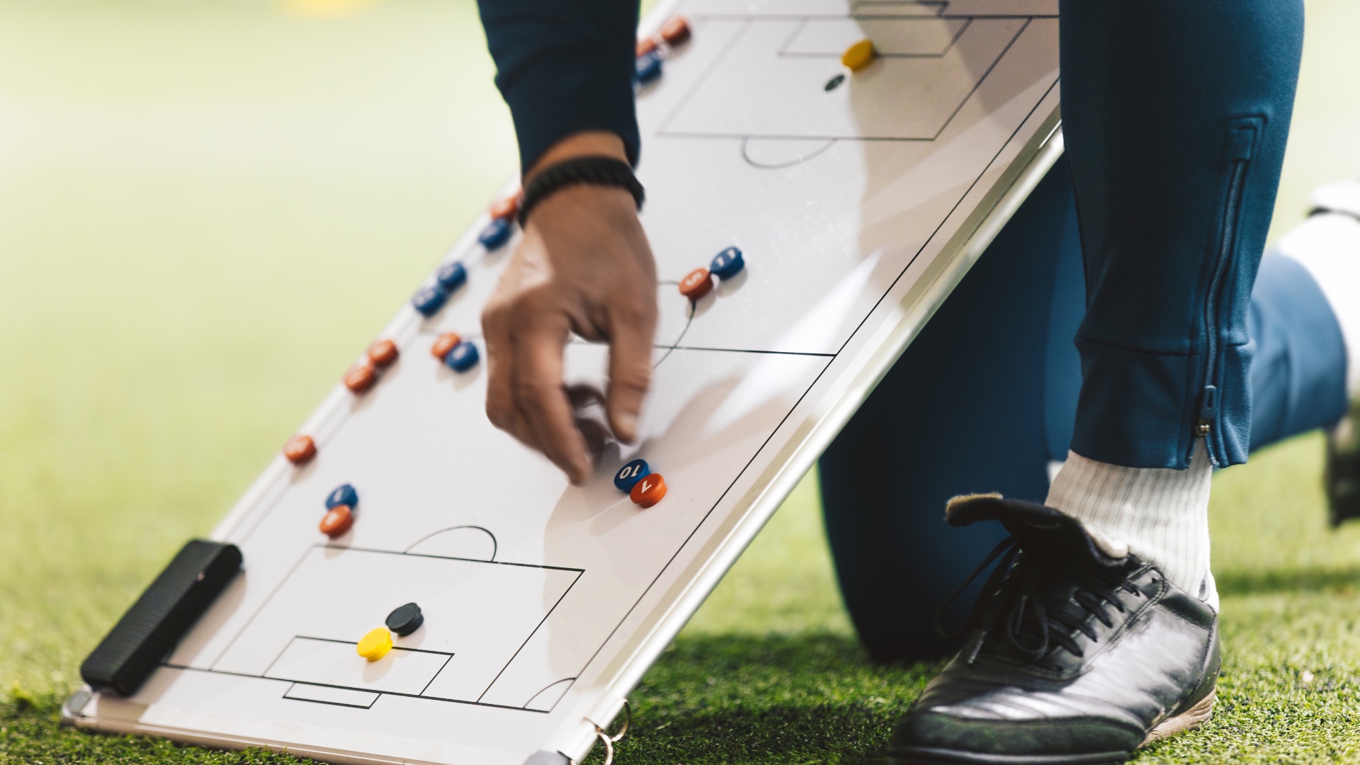 Chasing Results vs. Fostering Learning in Youth Football
