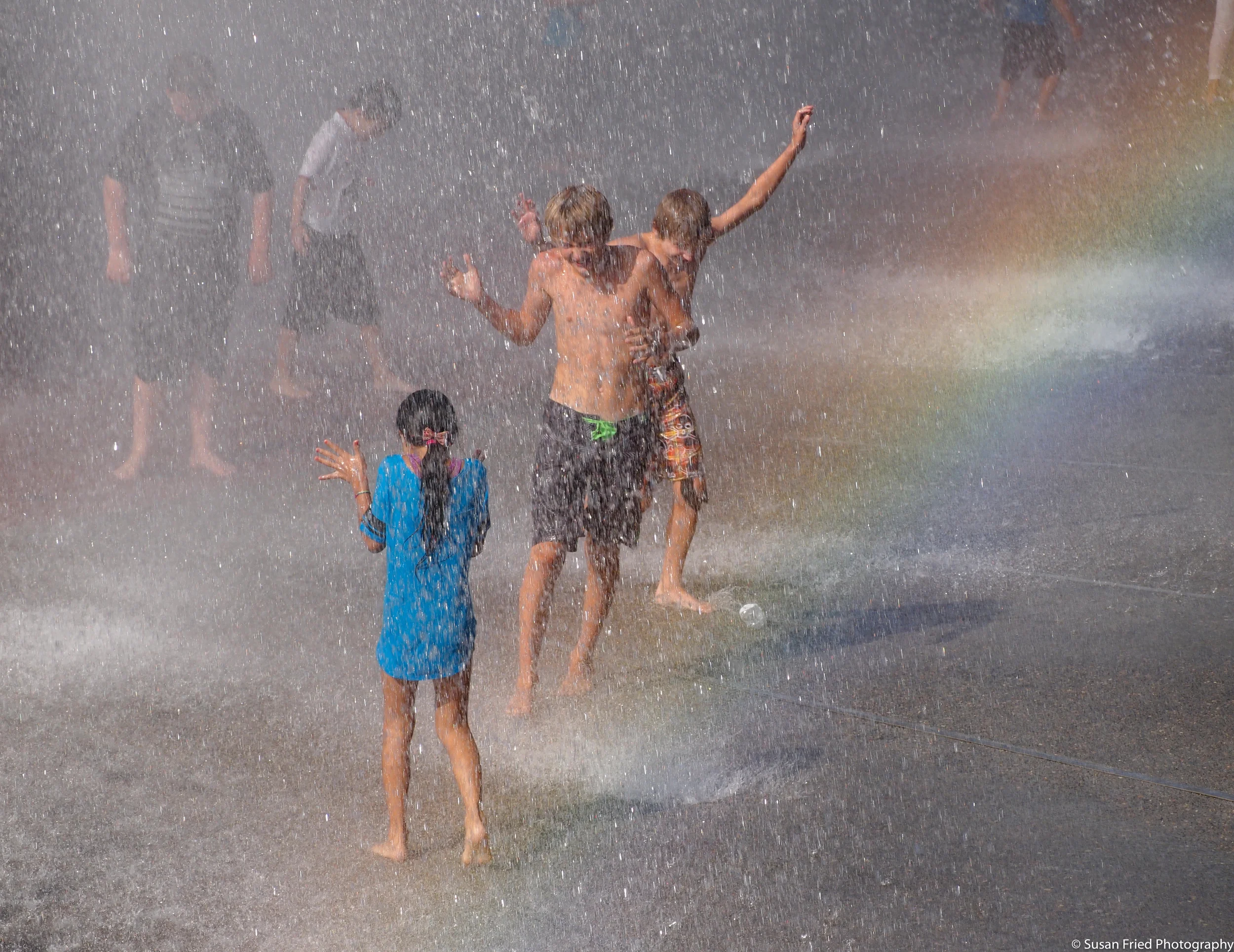 Fountain at Seattle b&w 3-2.jpg
