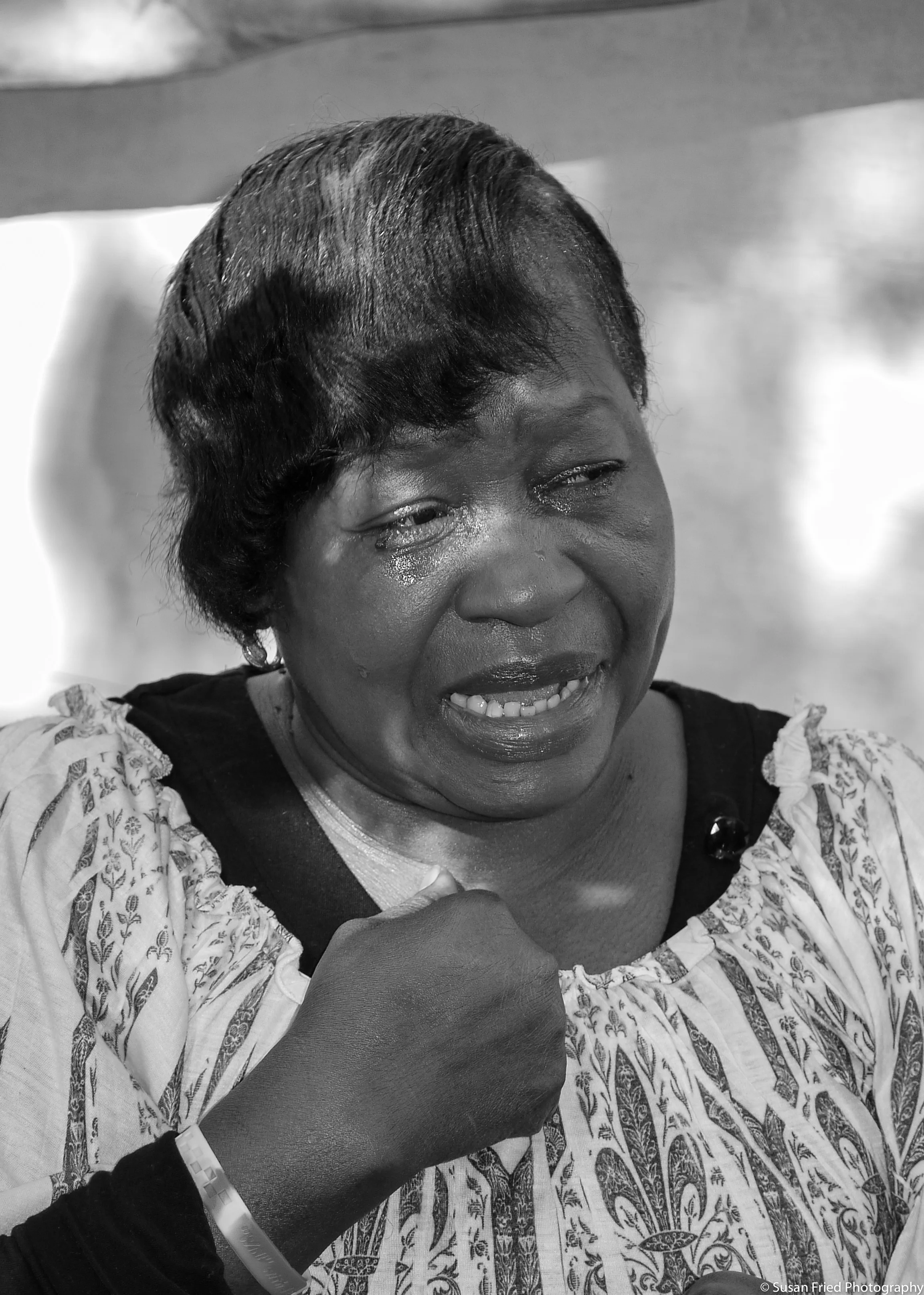 Dixie fighting against foreclosure.jpg