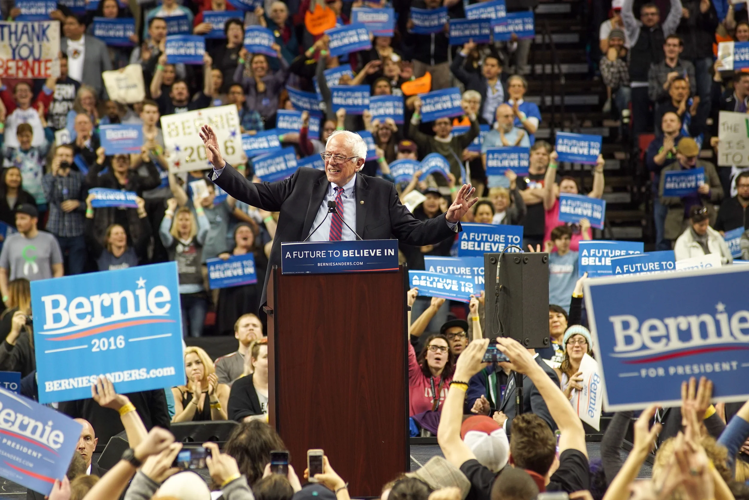 Bernie Key Arena 3-2016 -bernie *smile.jpg