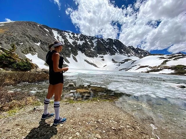 That view tho! 👀 🤩 🏔 ⁣
⁣
📷: @bmustaf⁣
⁣
@camelbak @cepcompression @brooksrunning @therealsaltstick @spring_energy @rapidreboot @drinkdripdrop ⁣@combatreadytape
⁣
#mountainviews #mountainrunning #runhappy #runwild #runfree #mountainrunner #trailru