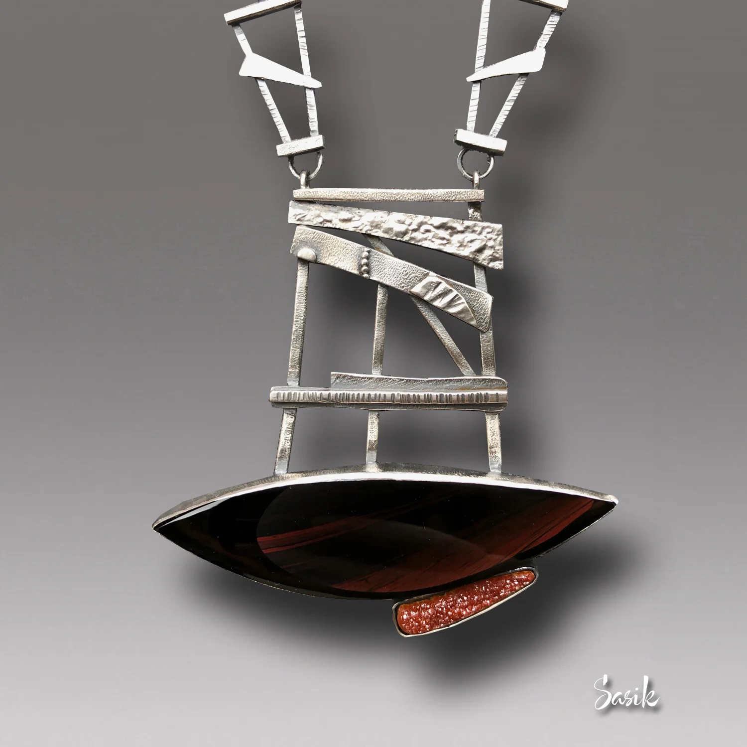 OBSIDIAN NECKLACE SASIK.jpg