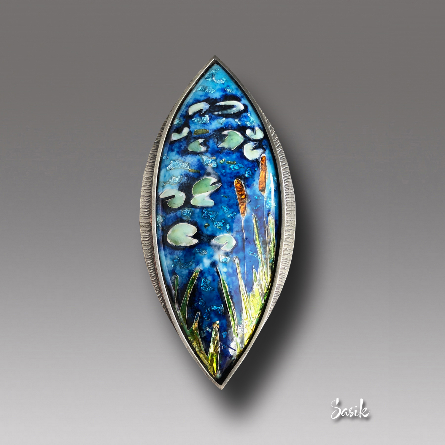 tails brooch sasik.jpg