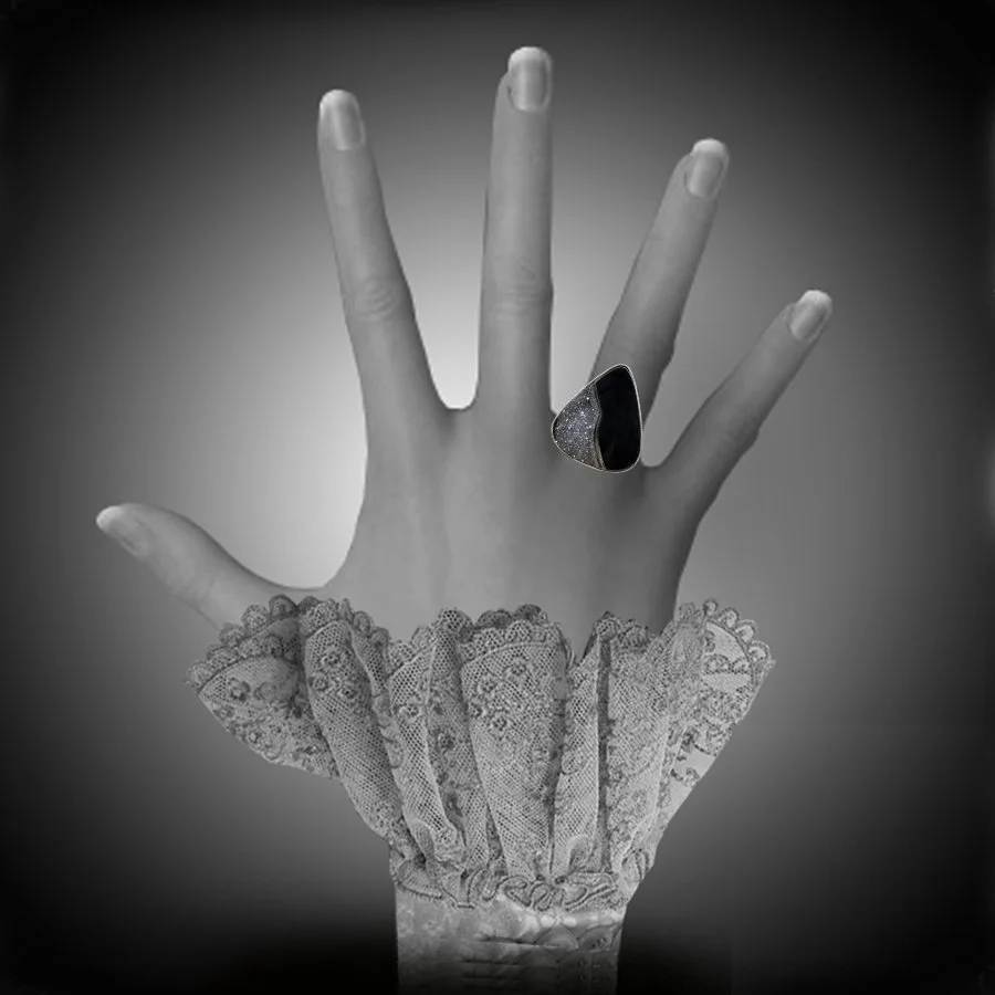 BLACK DRUZY RING HAND.jpg