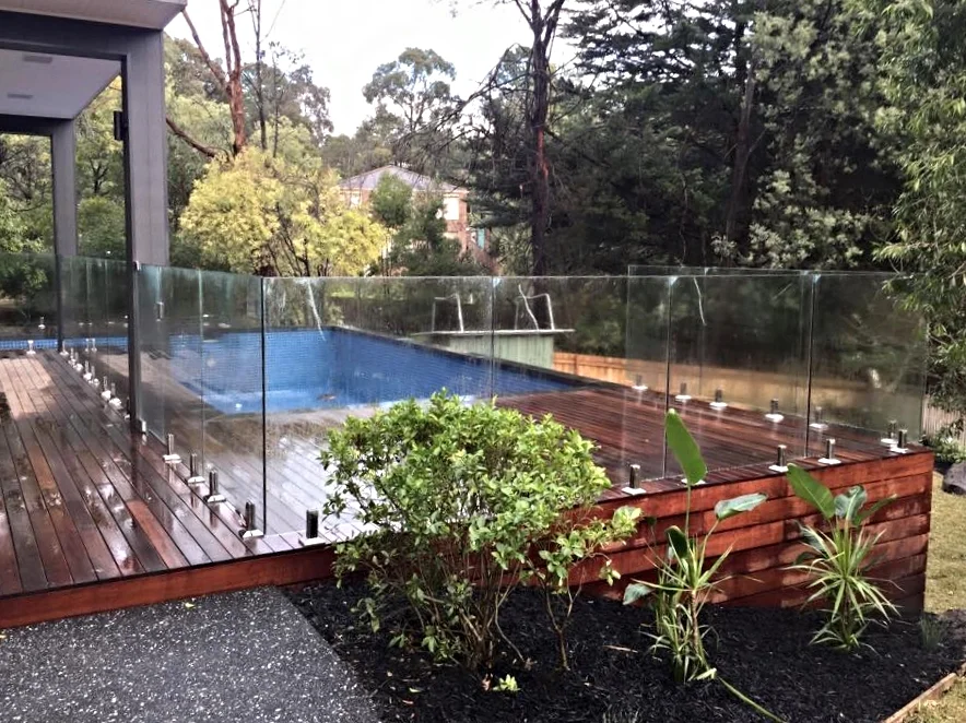 Frameless Pool Fence