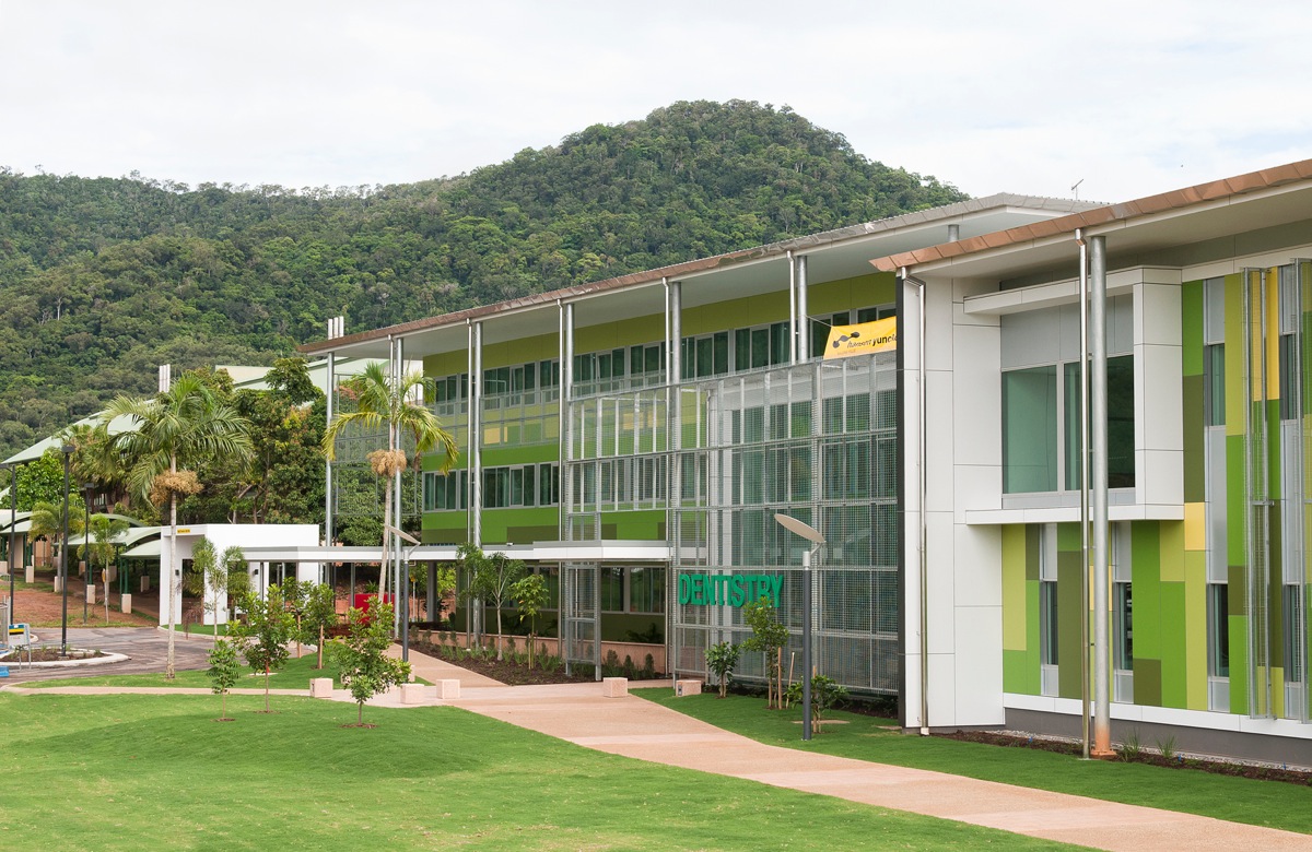 EXTERIOR 013.jpg