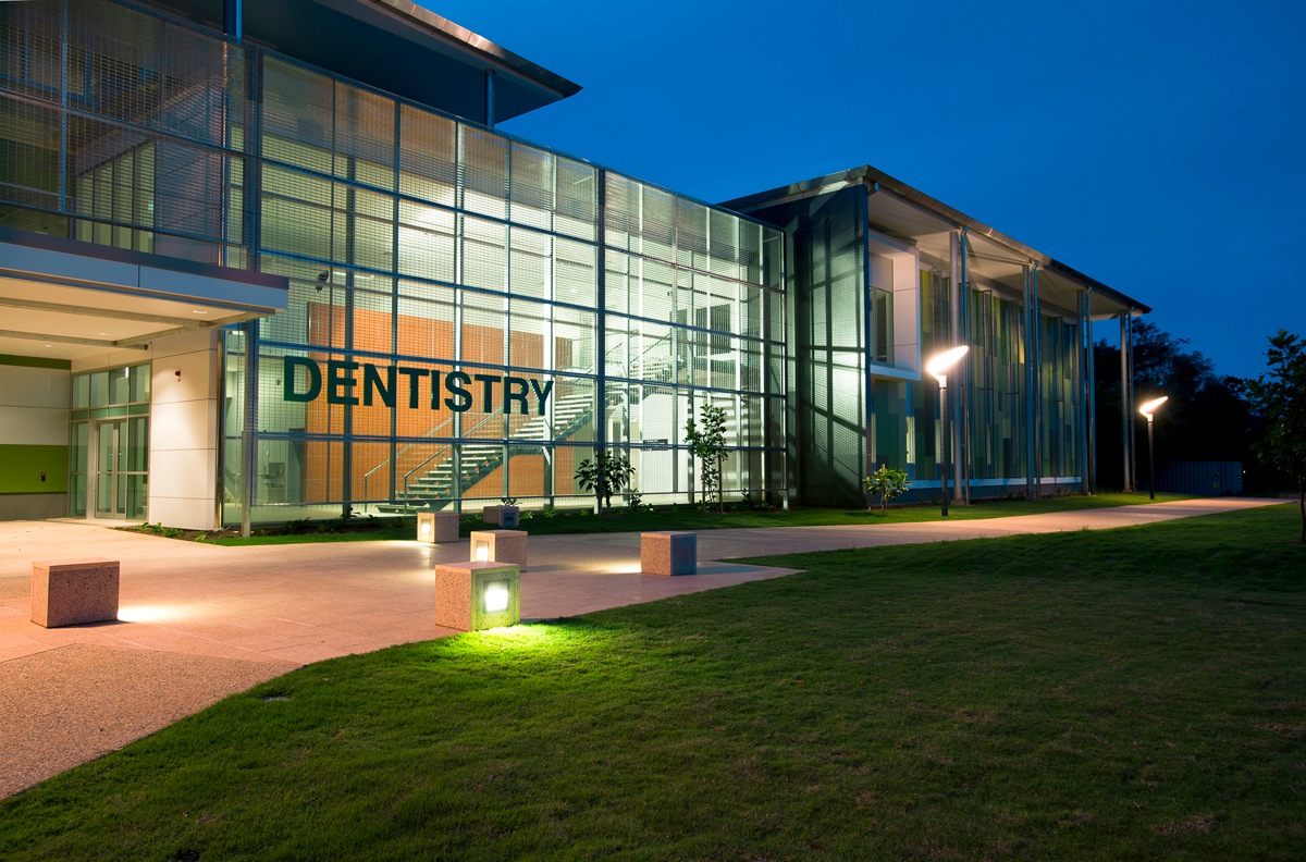 EXTERIOR 015.jpg