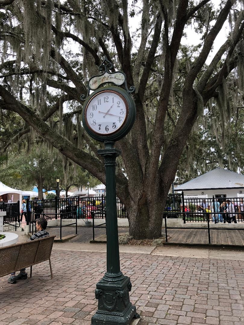 Clock.jpg