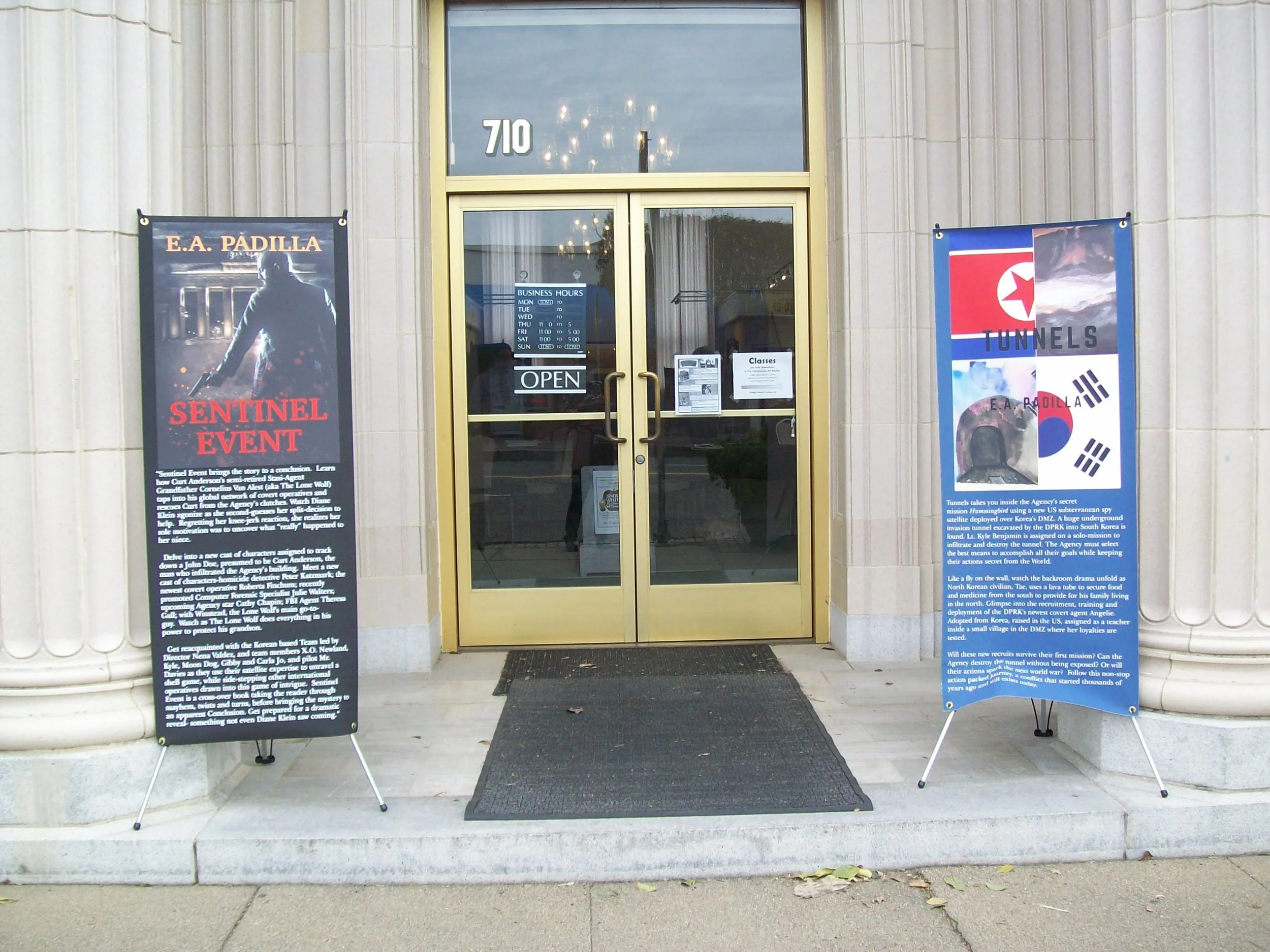 1-BANNERS at Front Door.JPG