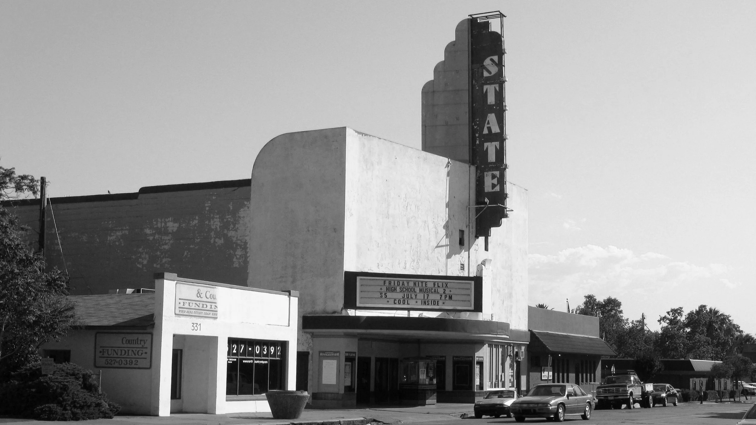 State_Theater_1946_-_Red_Bluff%2C_CA.jpg