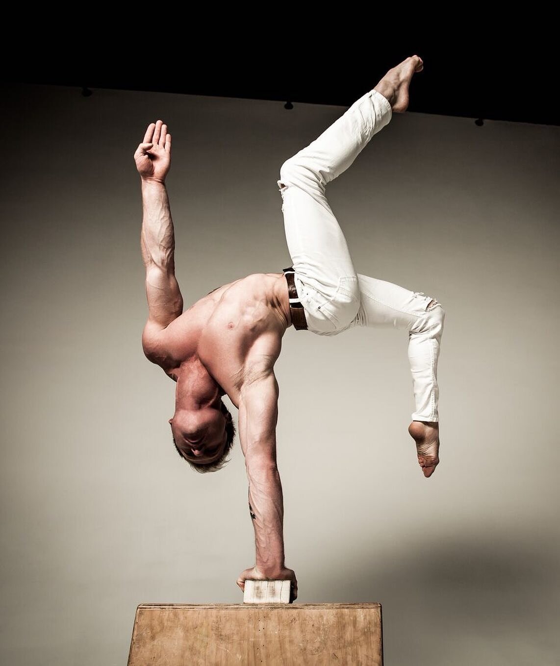 We&rsquo;re excited to announce that @andrii_bondarenko will be leading a handstand workshop on September 13 from 5-7p at the Dojo. Sign up is live on MindBody.