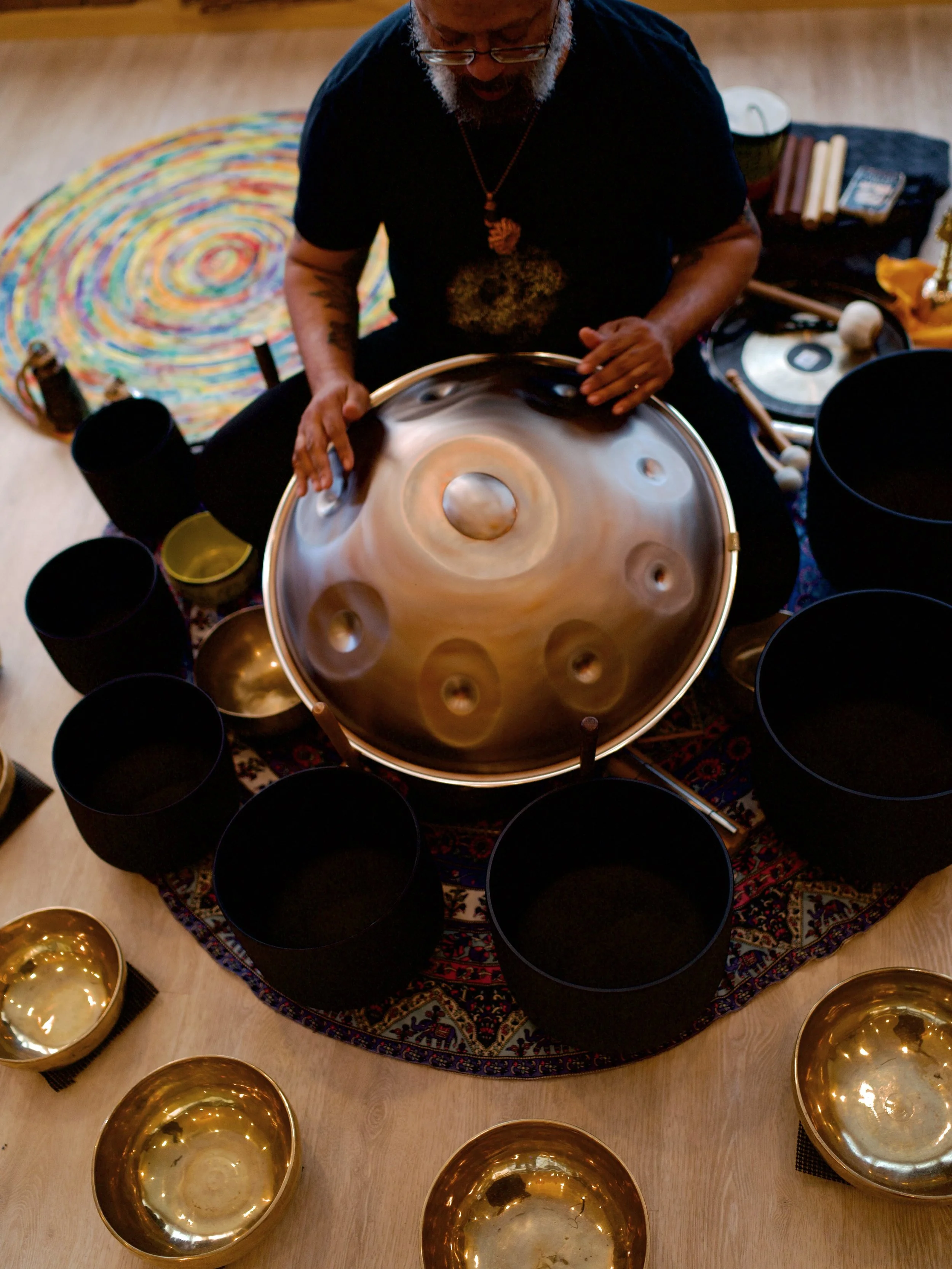 We have an Elemental Sound Healing this Friday with @a_juju_frequency 🌙✨

From 6-7:15pm, enjoy the serene sounds of various instruments like the hand pan, sound bowls, flutes, chimes, and the didgeridoo in this restorative setting. We have all the p