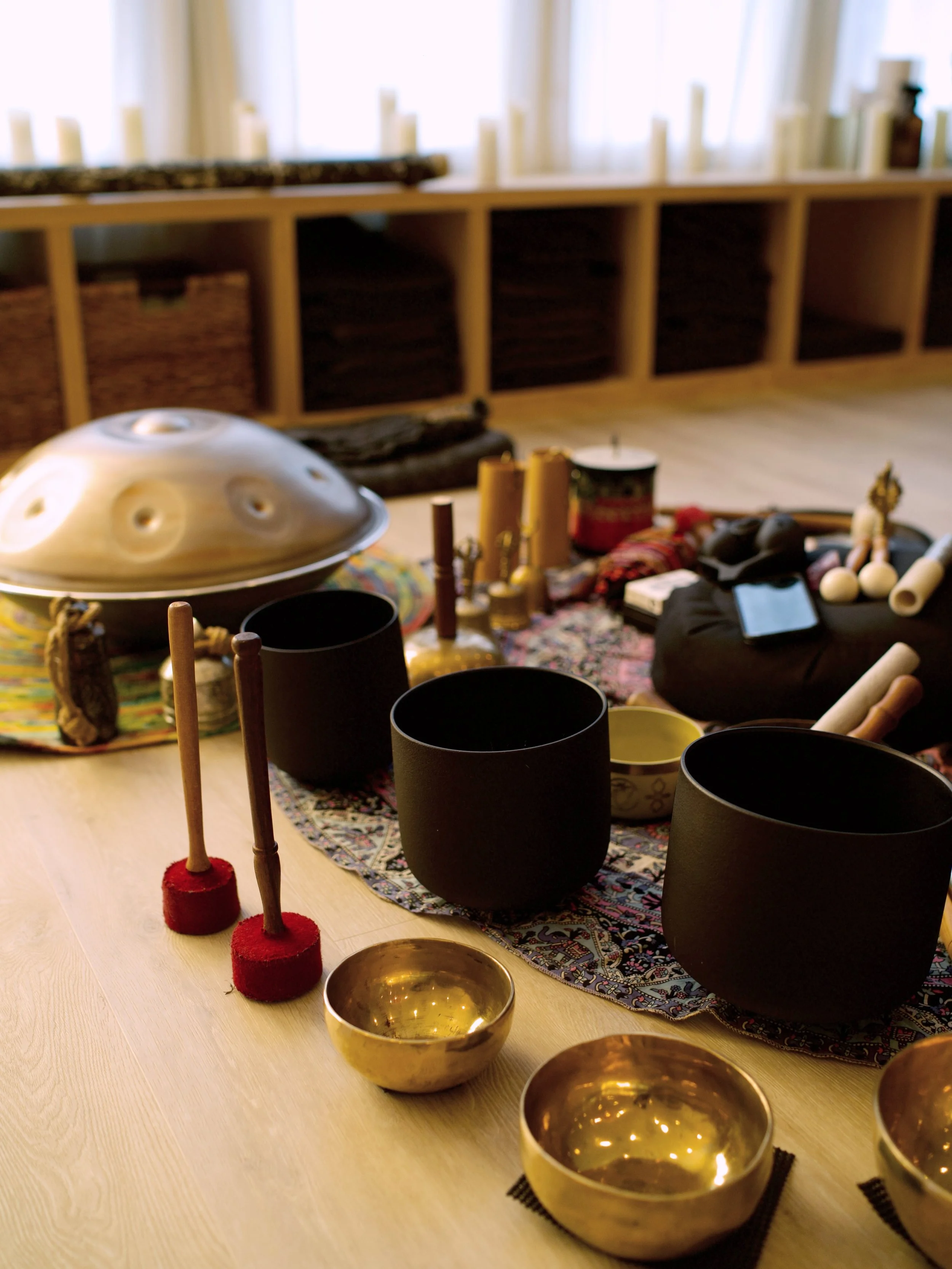 Join @a_juju_frequency this Friday, October 16th, from 6-7:15pm for an Elemental Sound Healing ✨

Specializing in a variety of instruments from the didgeridoo, to flutes, singing bowls, and drums, Julian has created a unique Sound Healing Experience 