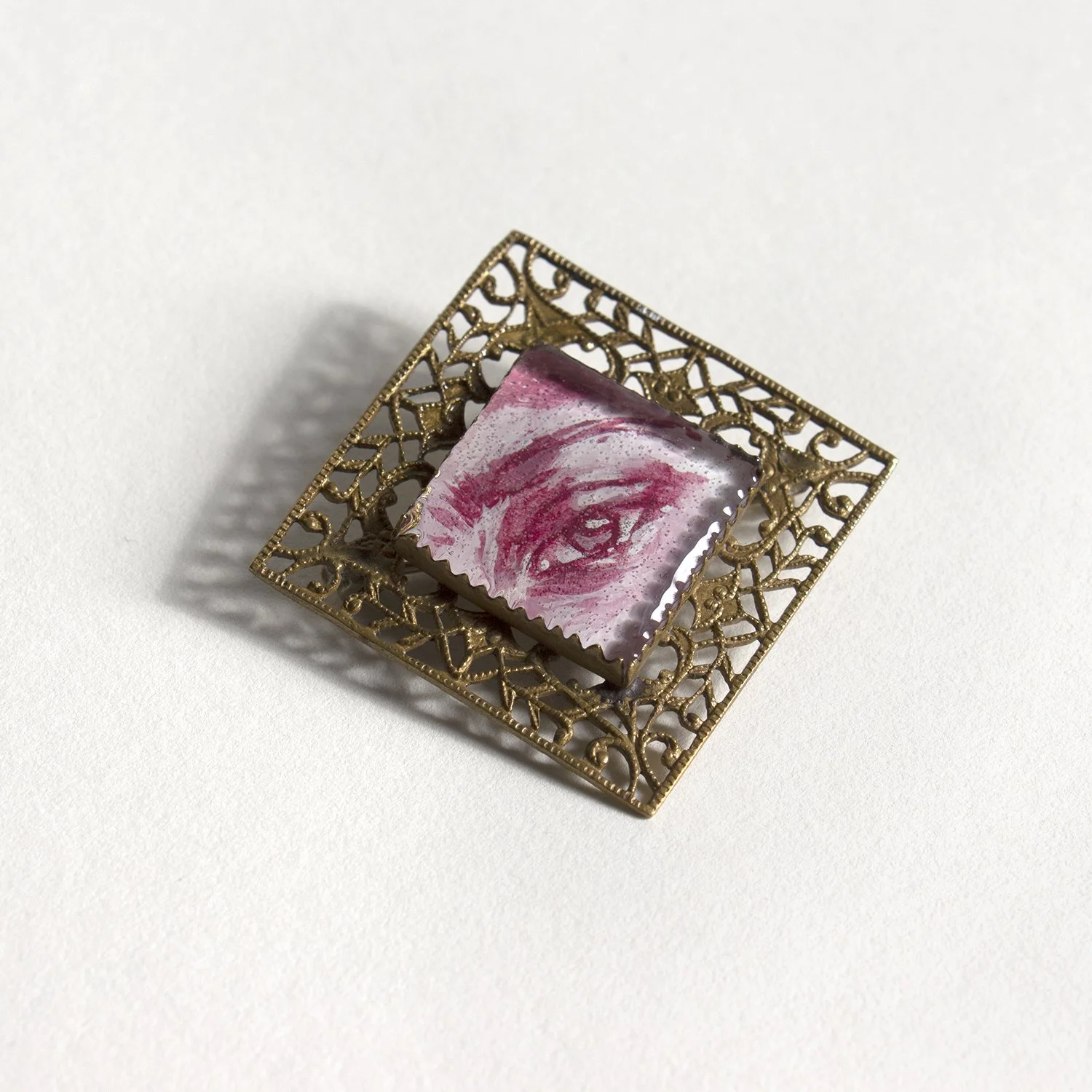 LauraShull_Brooch_1a.jpg