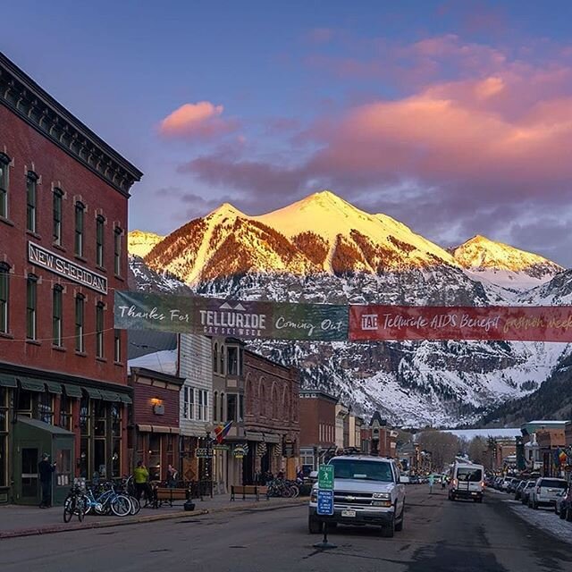 We love our little mountain town with big views&nbsp;🙌 While we are based in Telluride, Colorado, we travel. Reach out for a&nbsp;unique outdoor mobile bar experience for your next event.&nbsp;https://www.wolfpigbar.com/
*
📷:&nbsp;@ryanbonneauphoto
