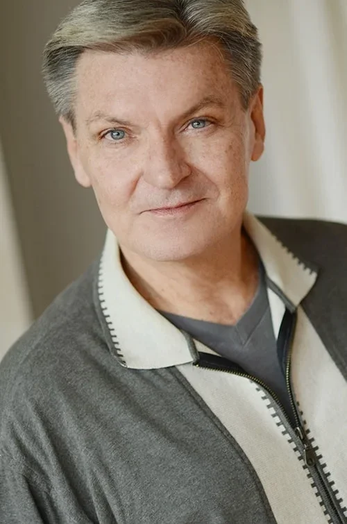 Older gentleman acting headshot