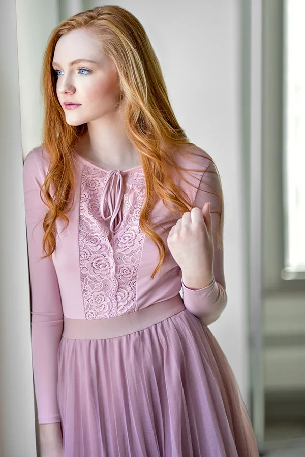 Red head model tori Lillie 