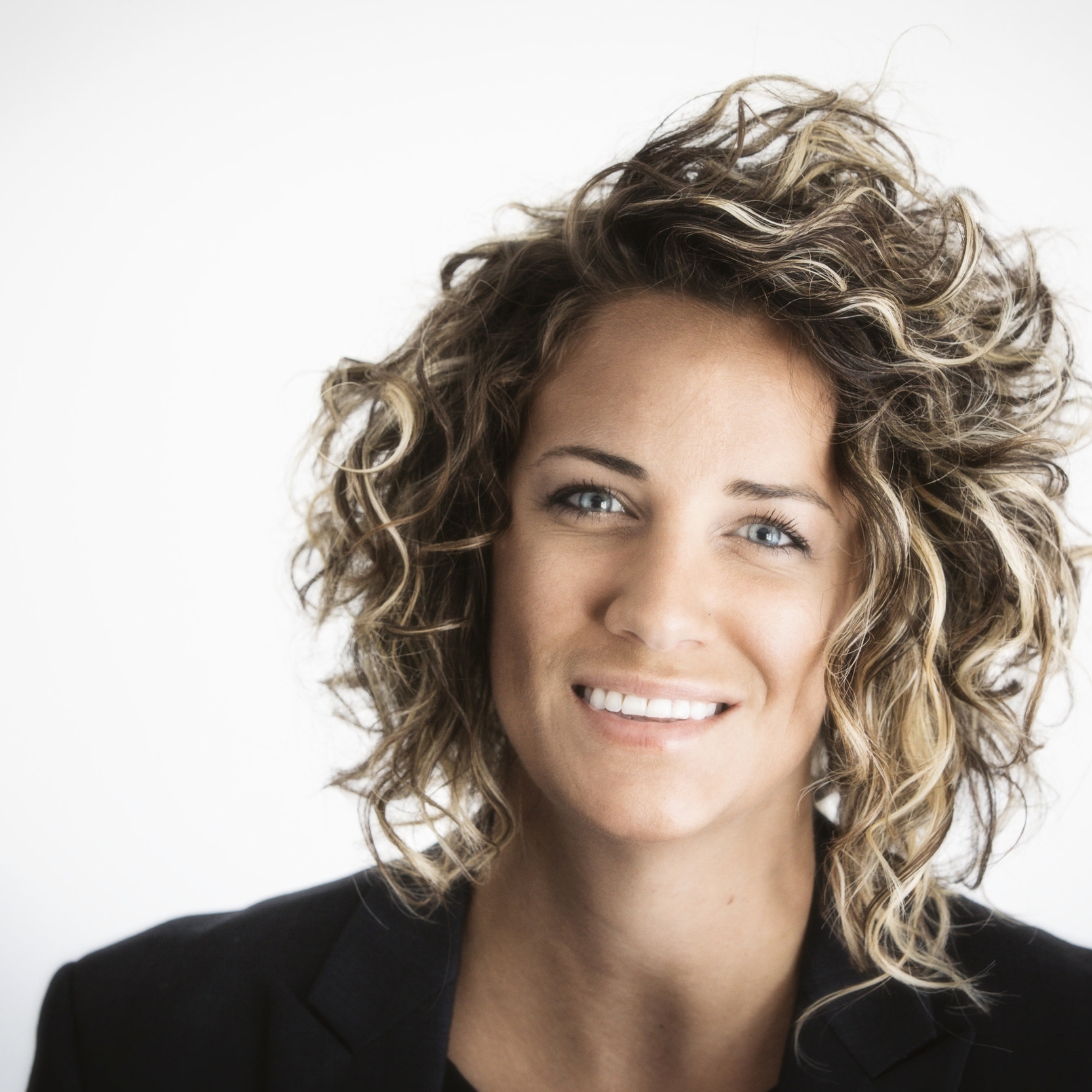 Lauren Aadland Headshot2018.jpg