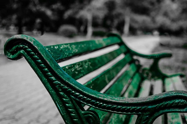 park-bench-338429_640.jpg