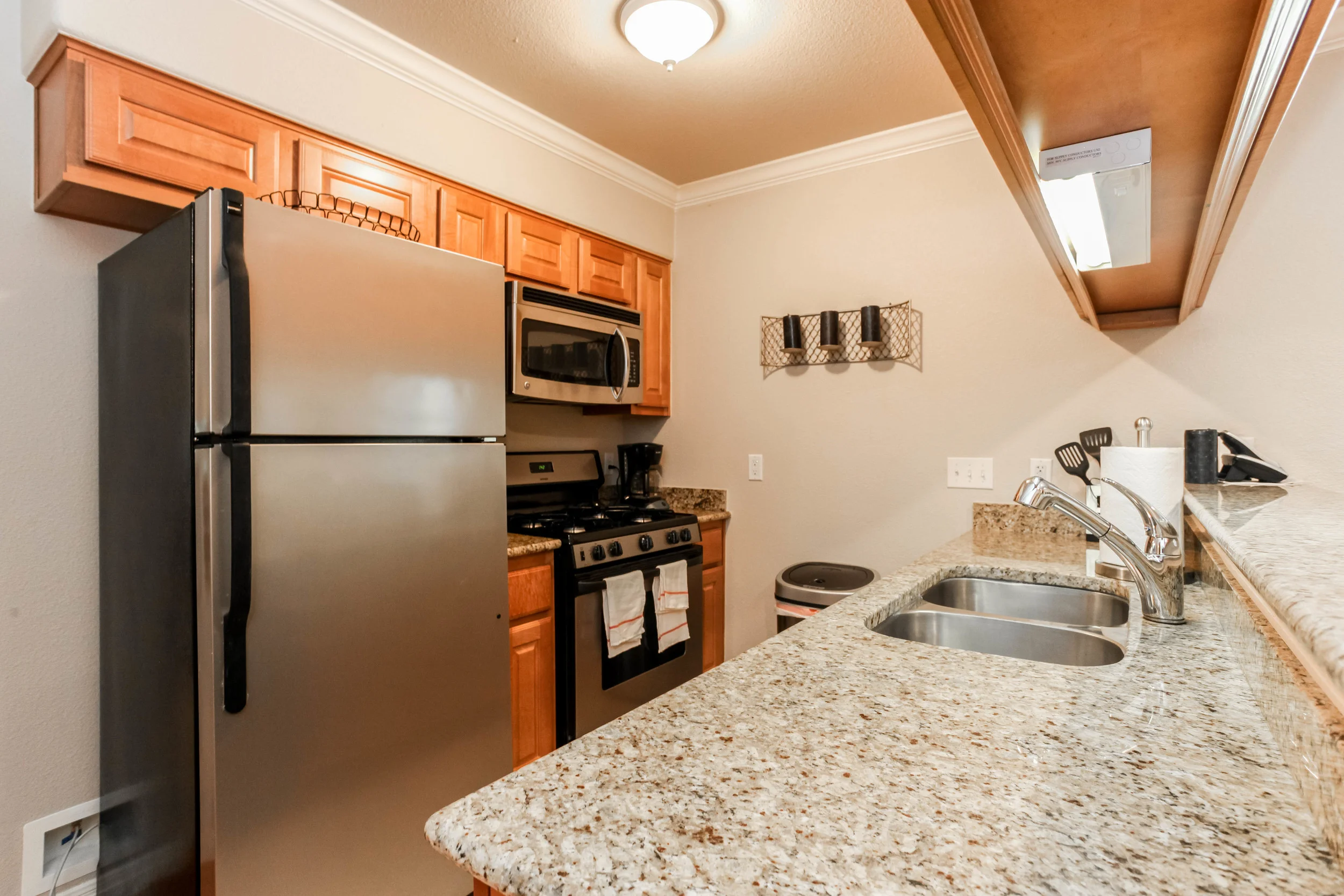 1500 Eastside Drive 214-3.jpg