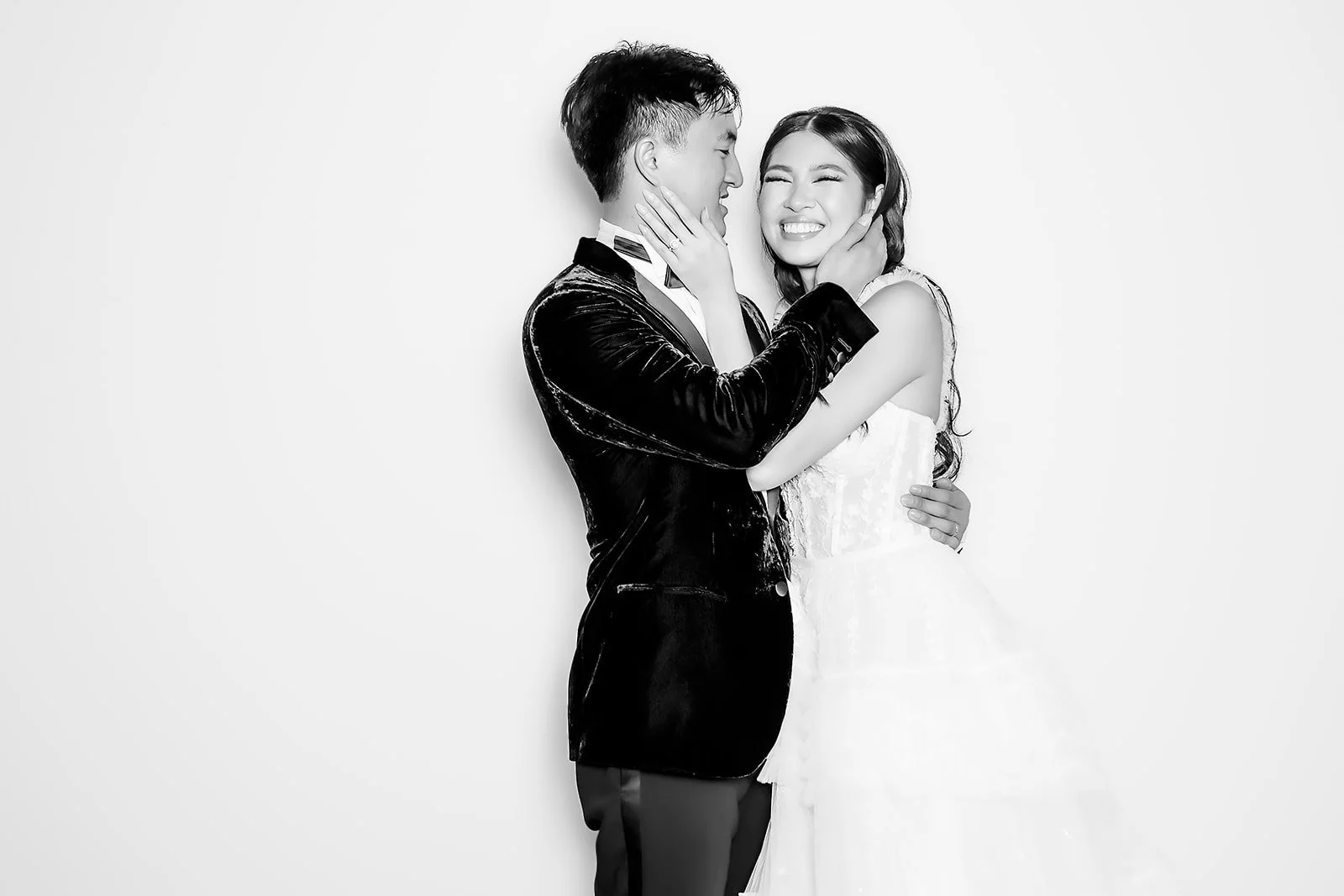 wedding-photo-booth-experience..jpg