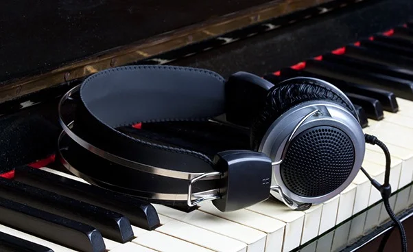 headphones.jpg