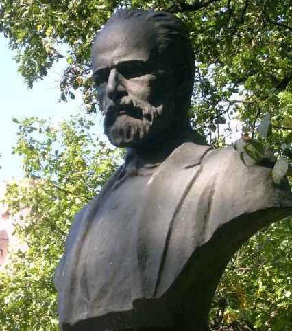 Tchaikovsky+bust+2.jpg