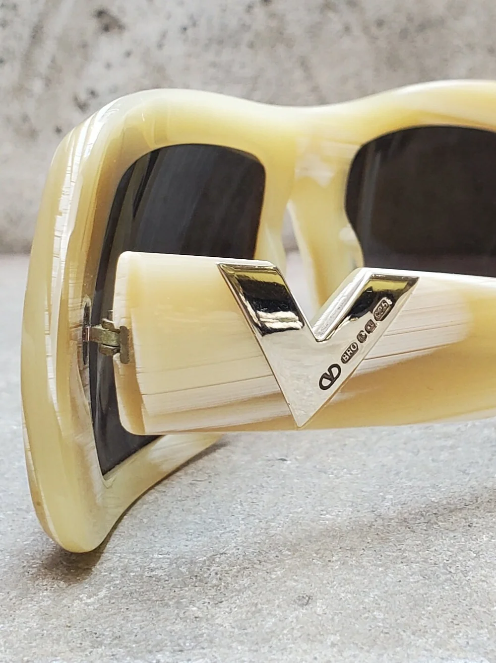 Vintage Valentino Sunglasses — City Opera Thrift Shop display picture 2