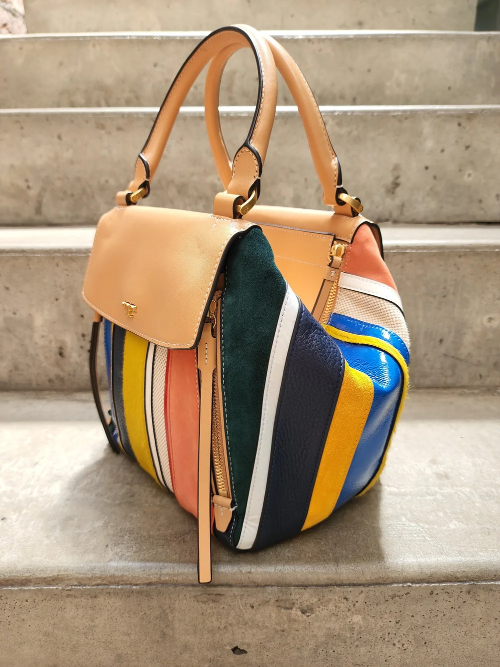 Tory Burch Multicolor Handbag — City Opera Thrift Shop display picture 2