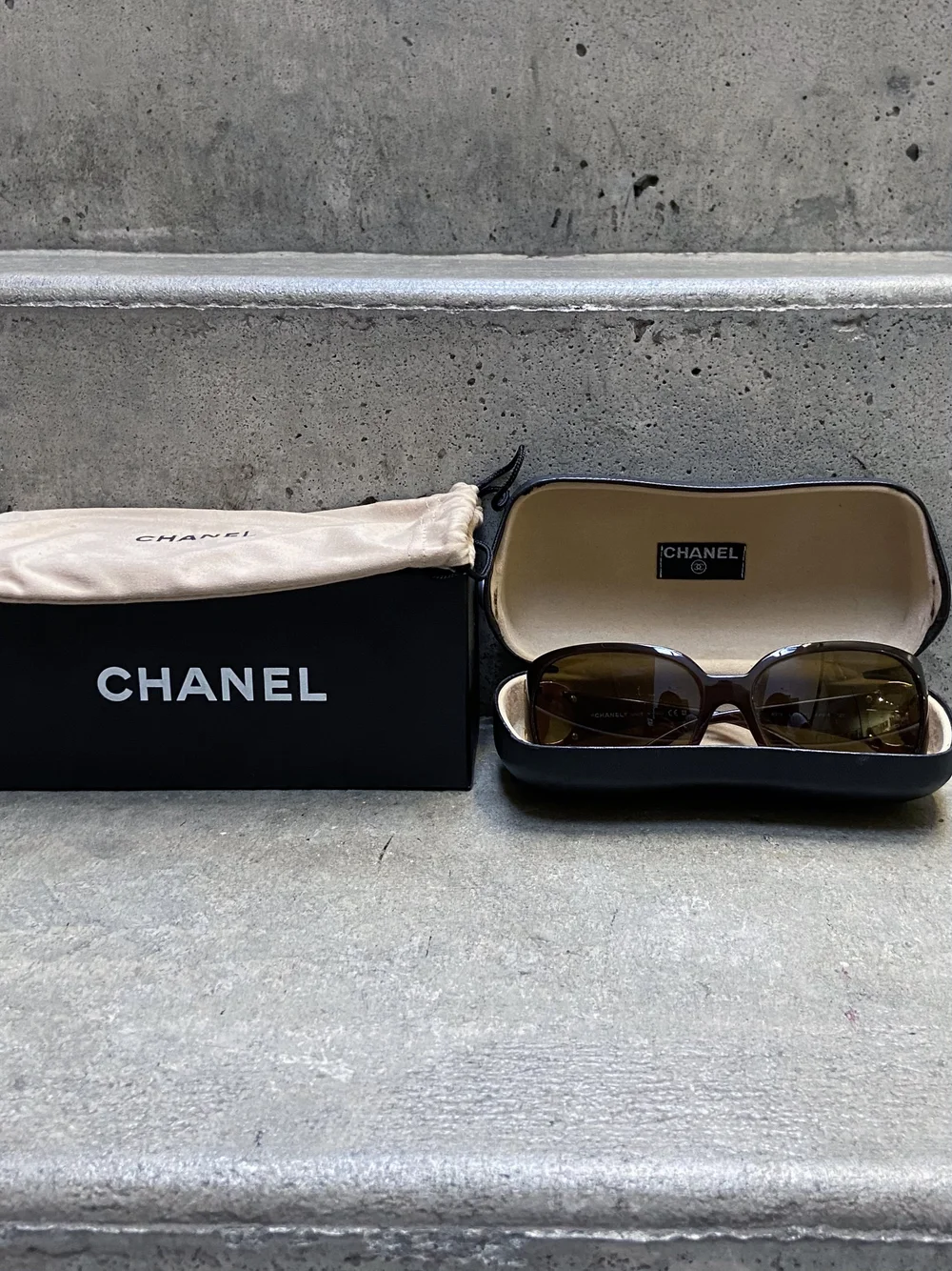 Chanel Sunglasses — City Opera Thrift Shop display picture 1